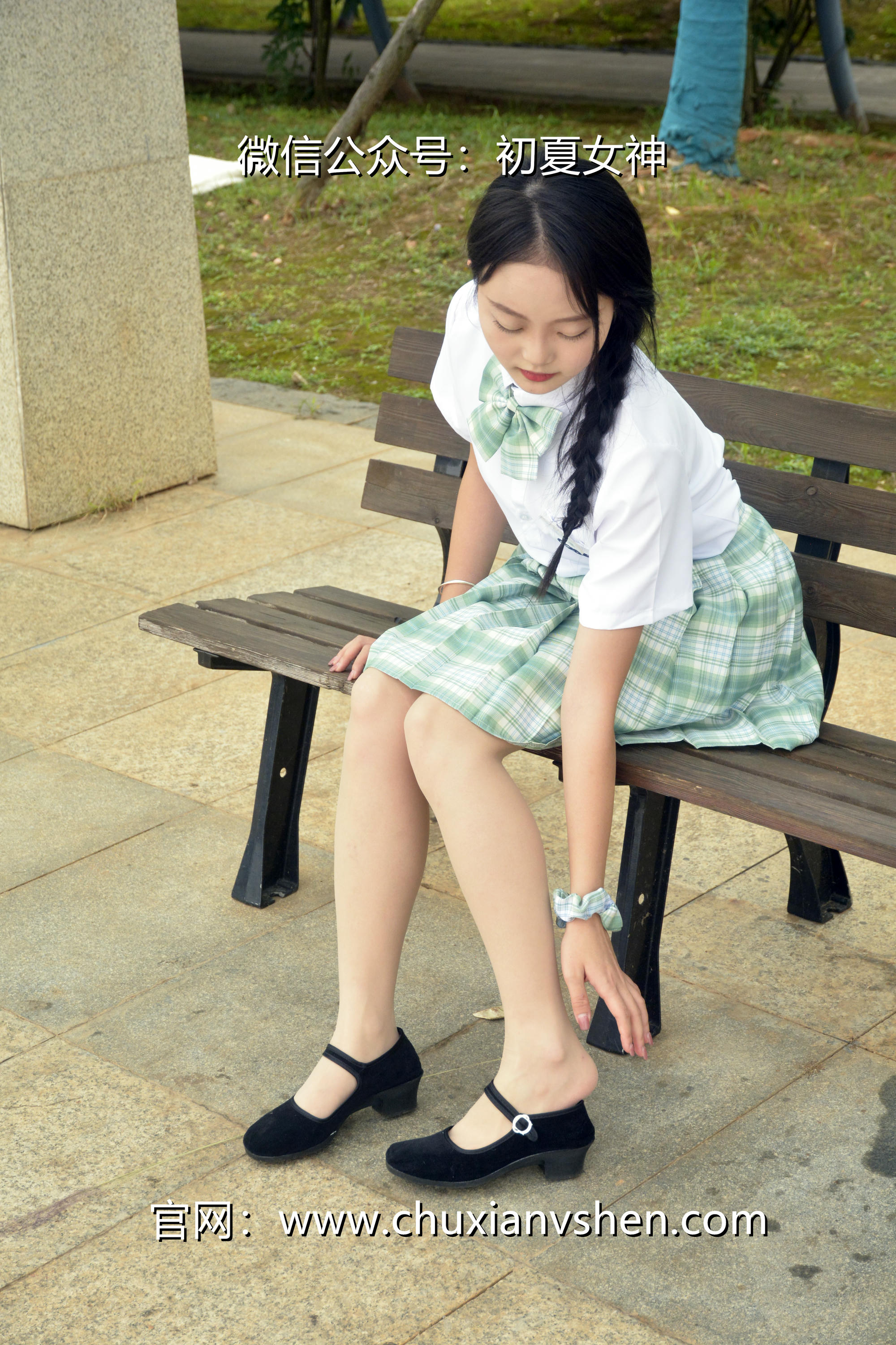 初夏女神 NO.093 双双 雪松JK套[140P+1V／5.53GB]_第4集