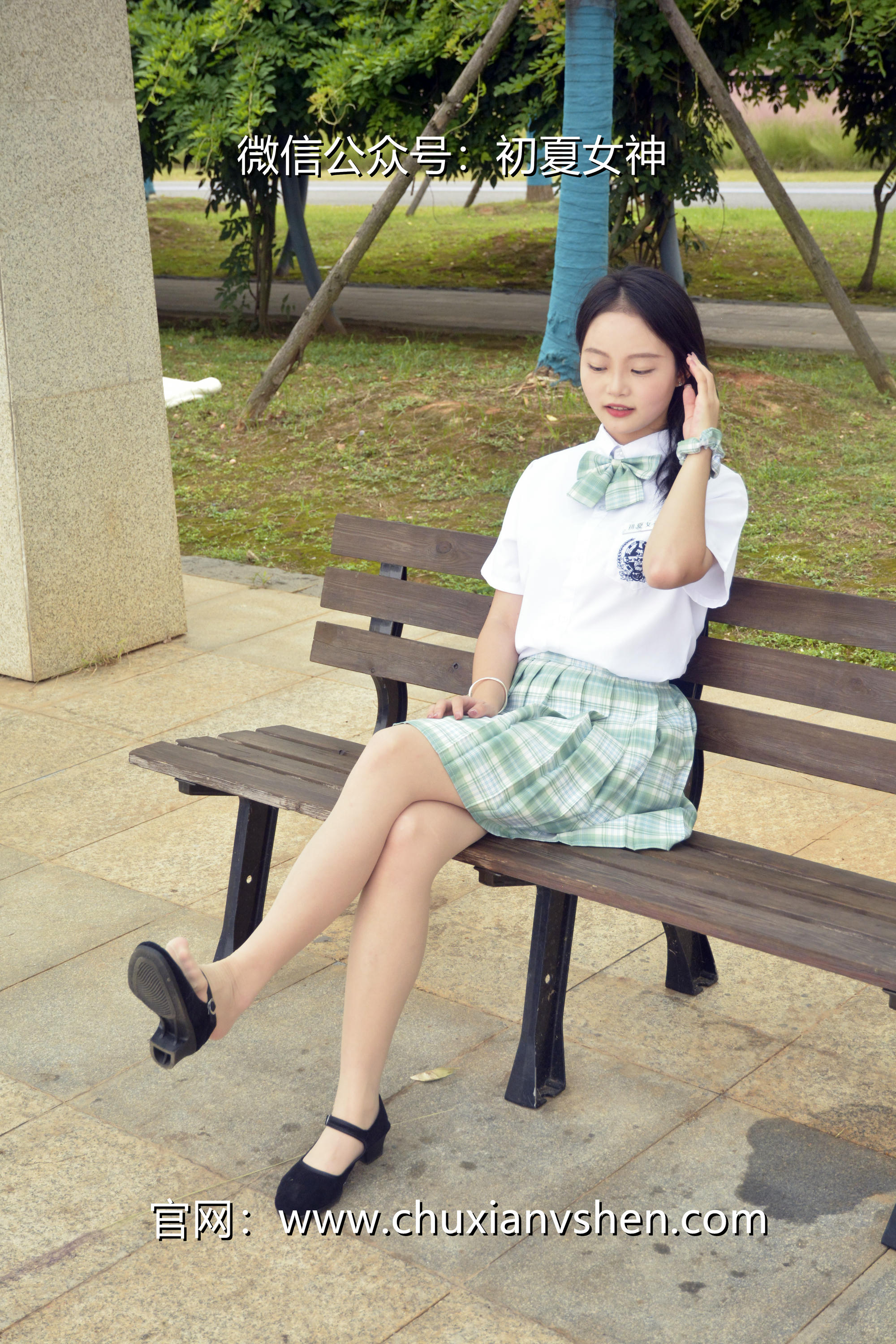 初夏女神 NO.093 双双 雪松JK套[140P+1V／5.53GB]_第4集