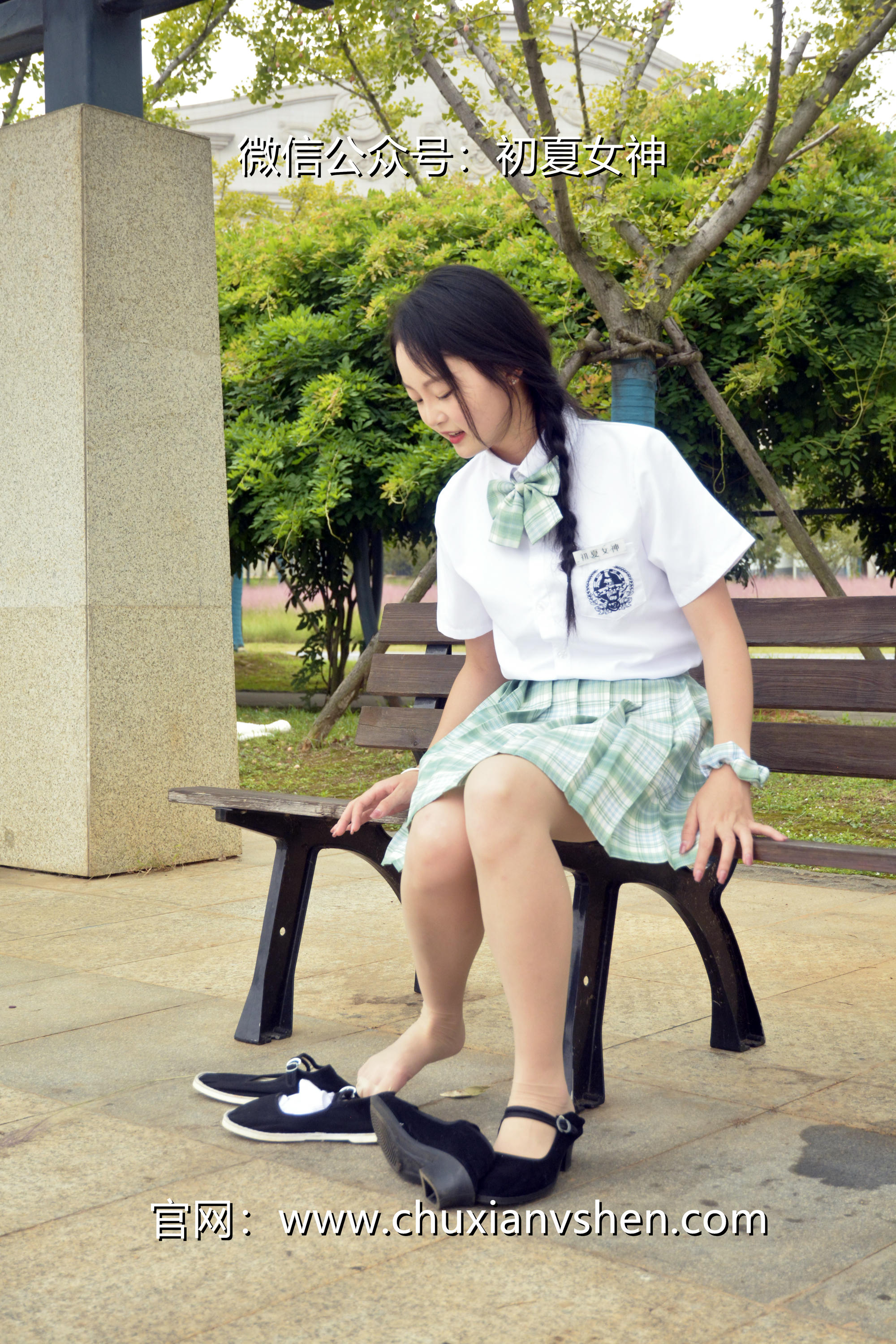 初夏女神 NO.093 双双 雪松JK套[140P+1V／5.53GB]_第4集