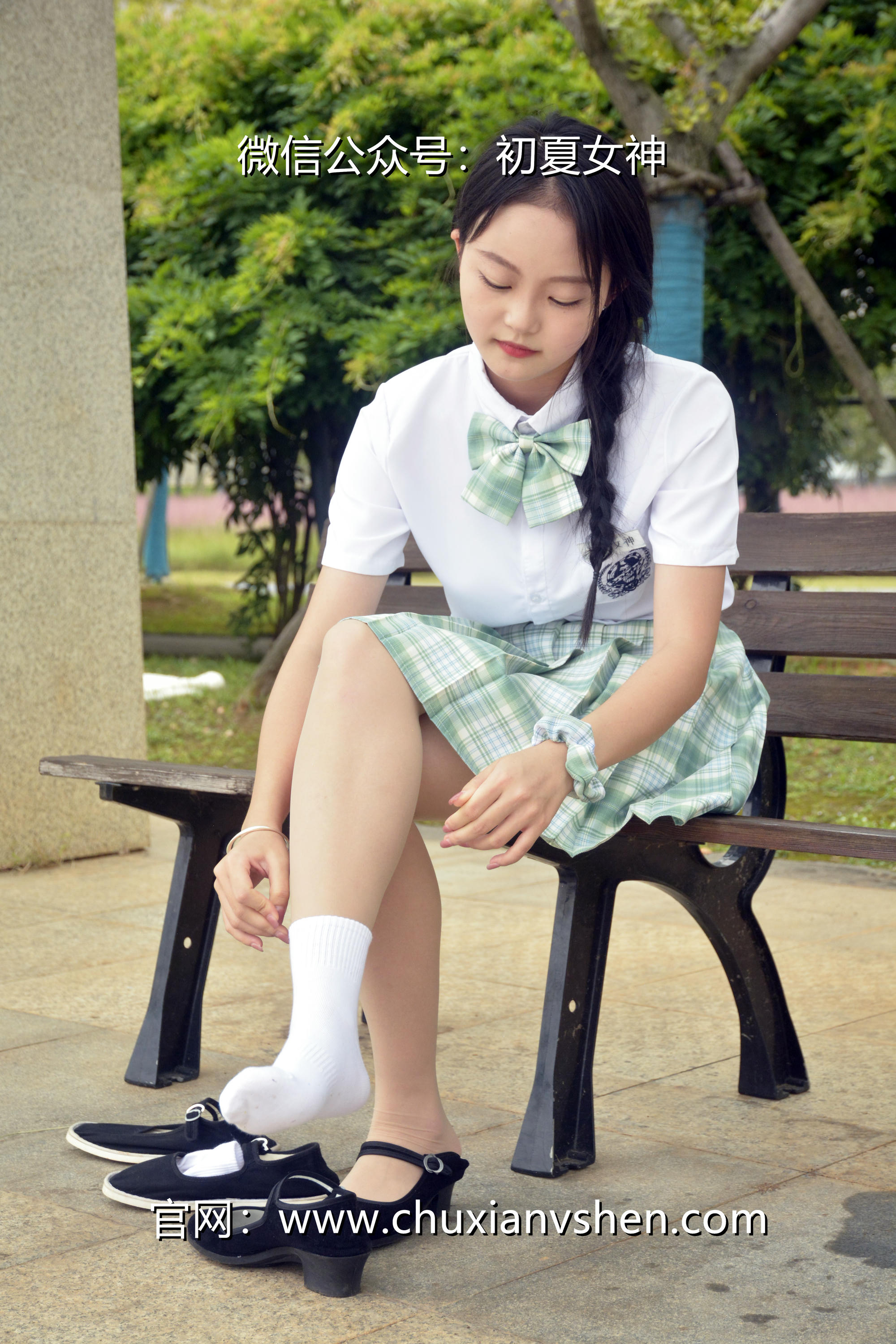 初夏女神 NO.093 双双 雪松JK套[140P+1V／5.53GB]_第4集