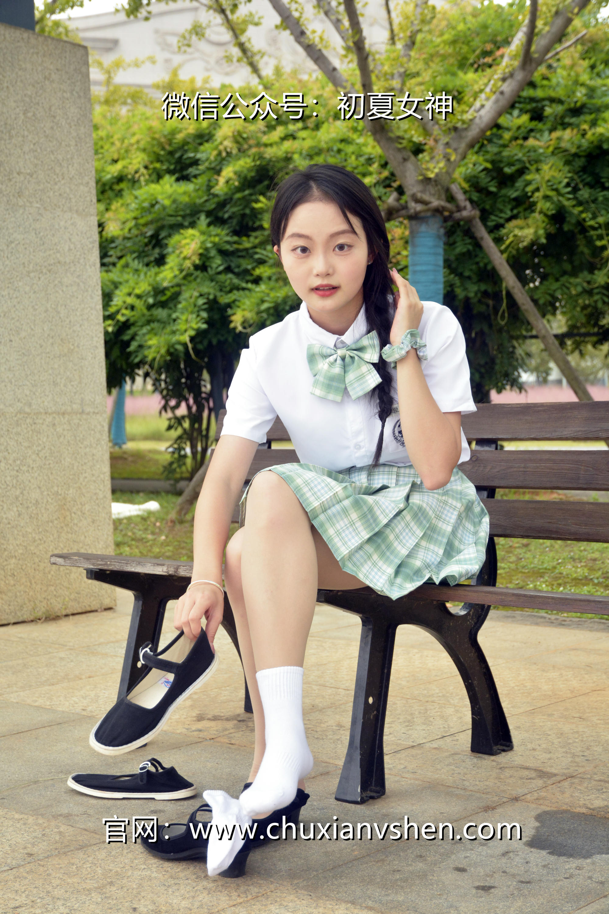 初夏女神 NO.093 双双 雪松JK套[140P+1V／5.53GB]_第4集