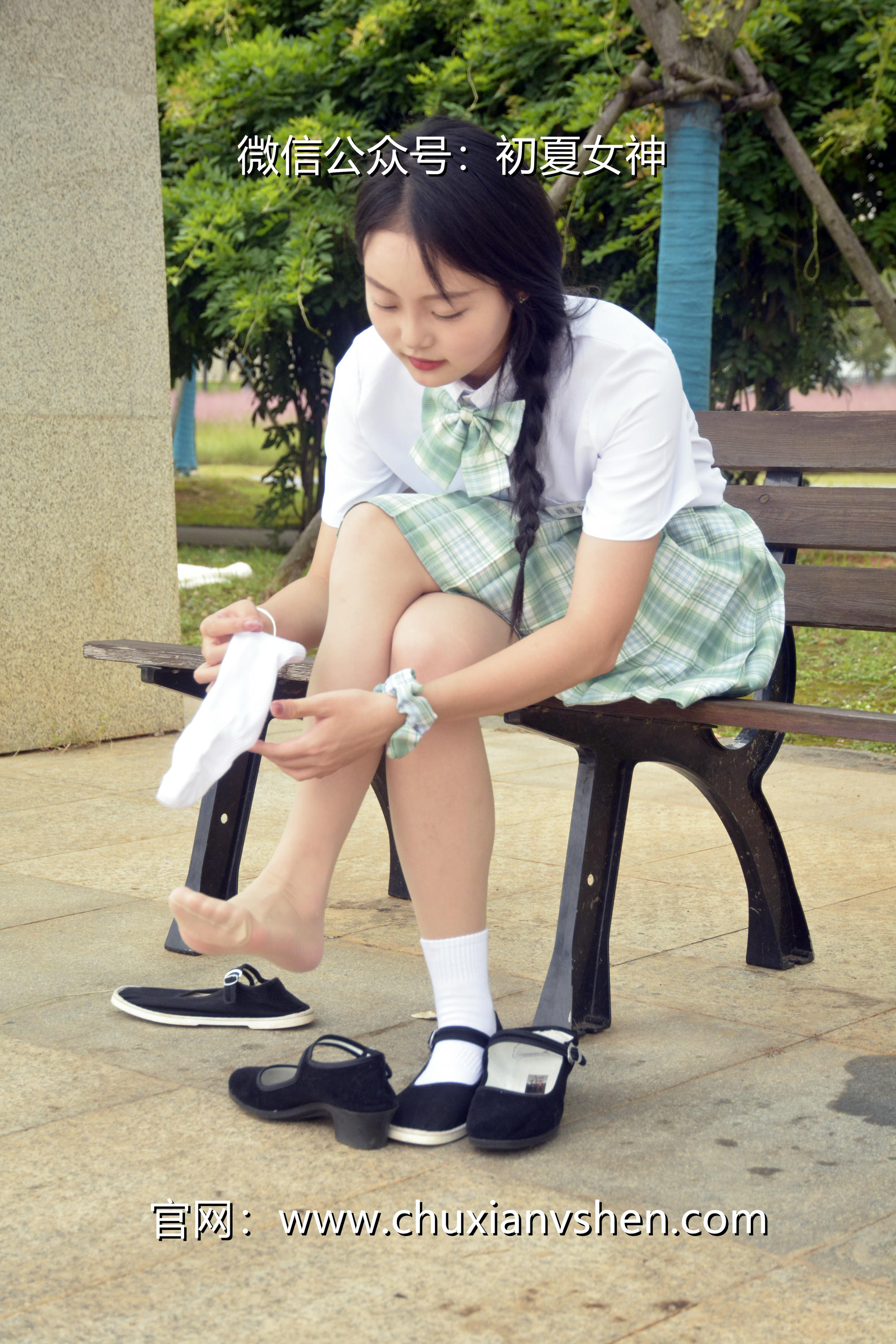 初夏女神 NO.093 双双 雪松JK套[140P+1V／5.53GB]_第4集