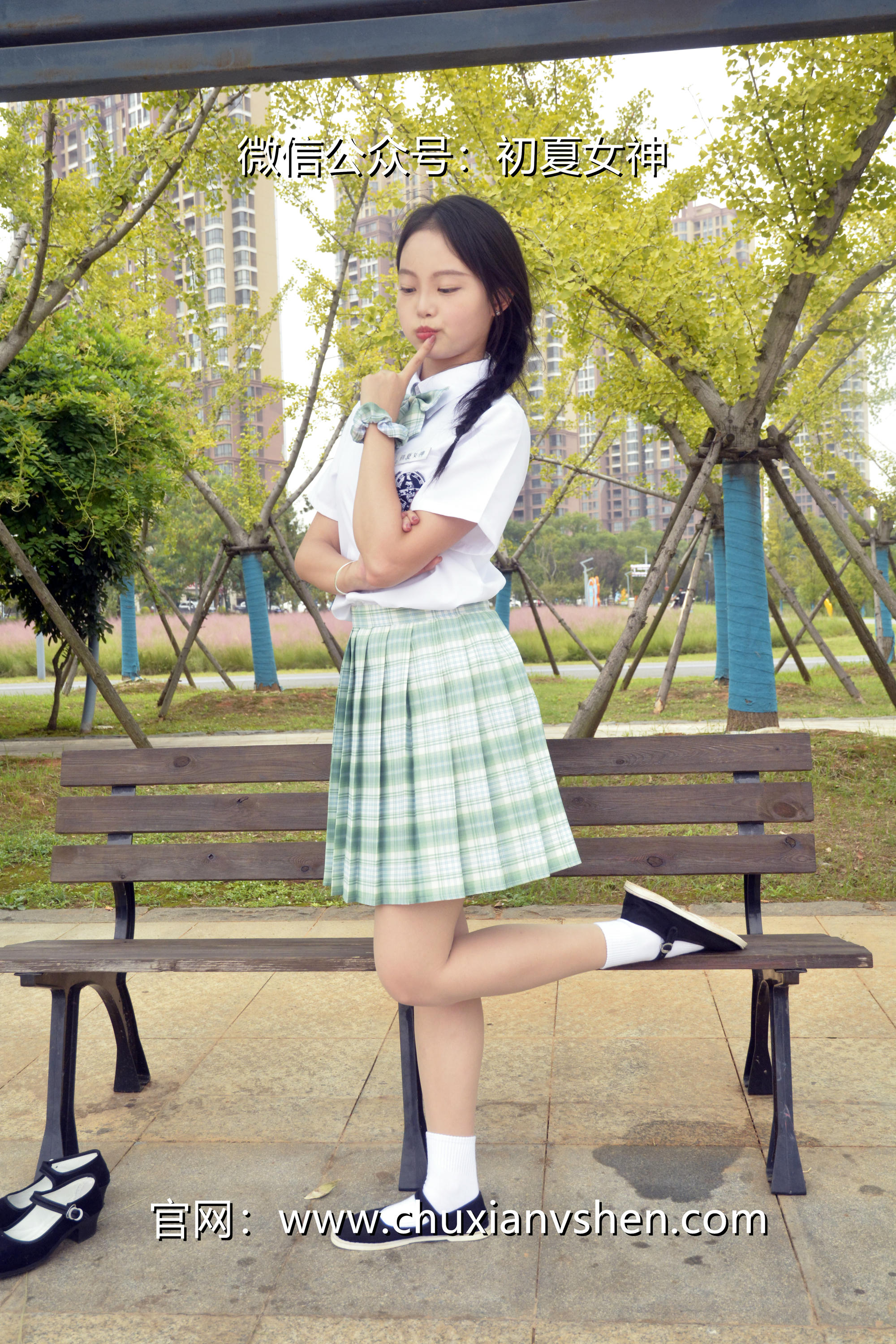 初夏女神 NO.093 双双 雪松JK套[140P+1V／5.53GB]_第5集