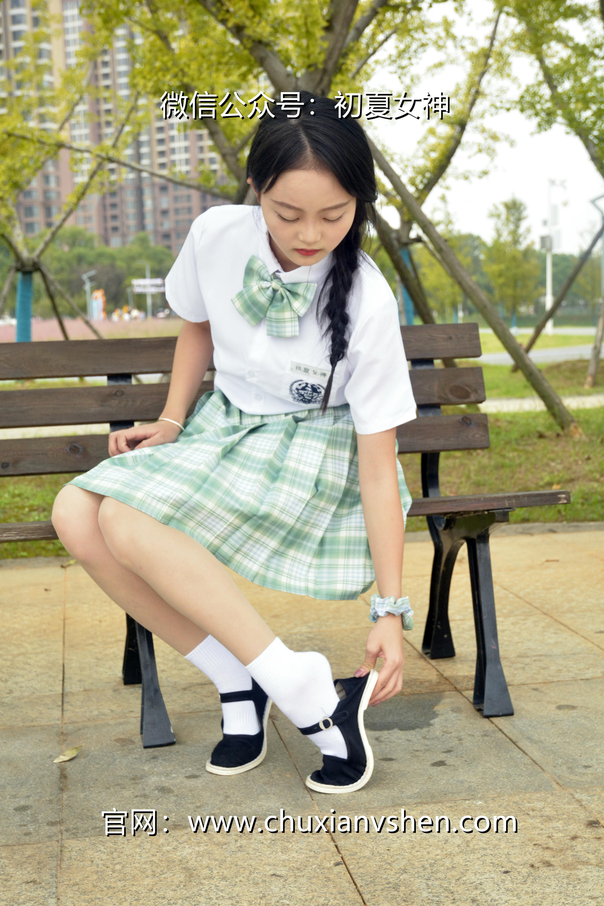 初夏女神 NO.093 双双 雪松JK套[140P+1V／5.53GB]_第5集