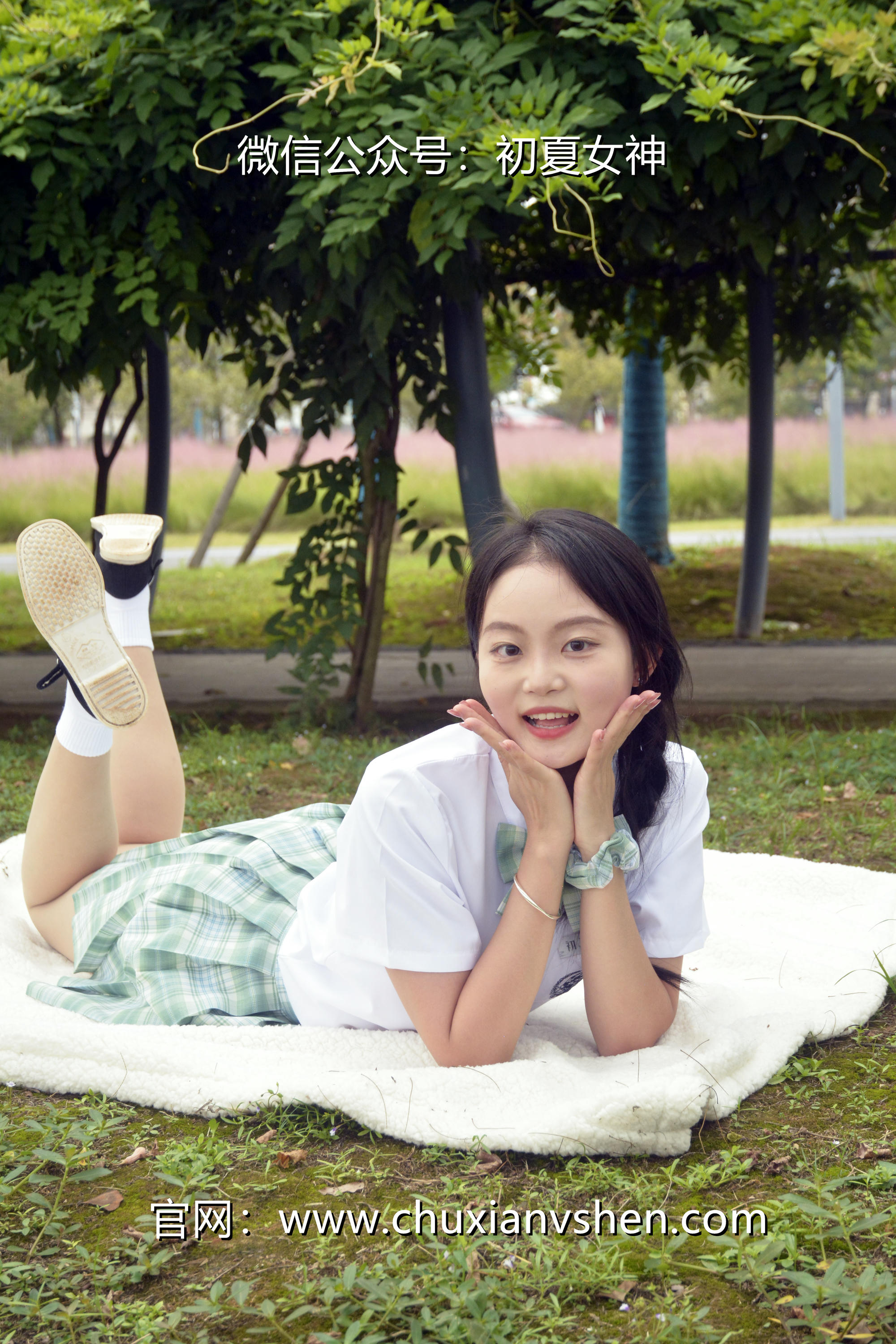 初夏女神 NO.093 双双 雪松JK套[140P+1V／5.53GB]_第5集