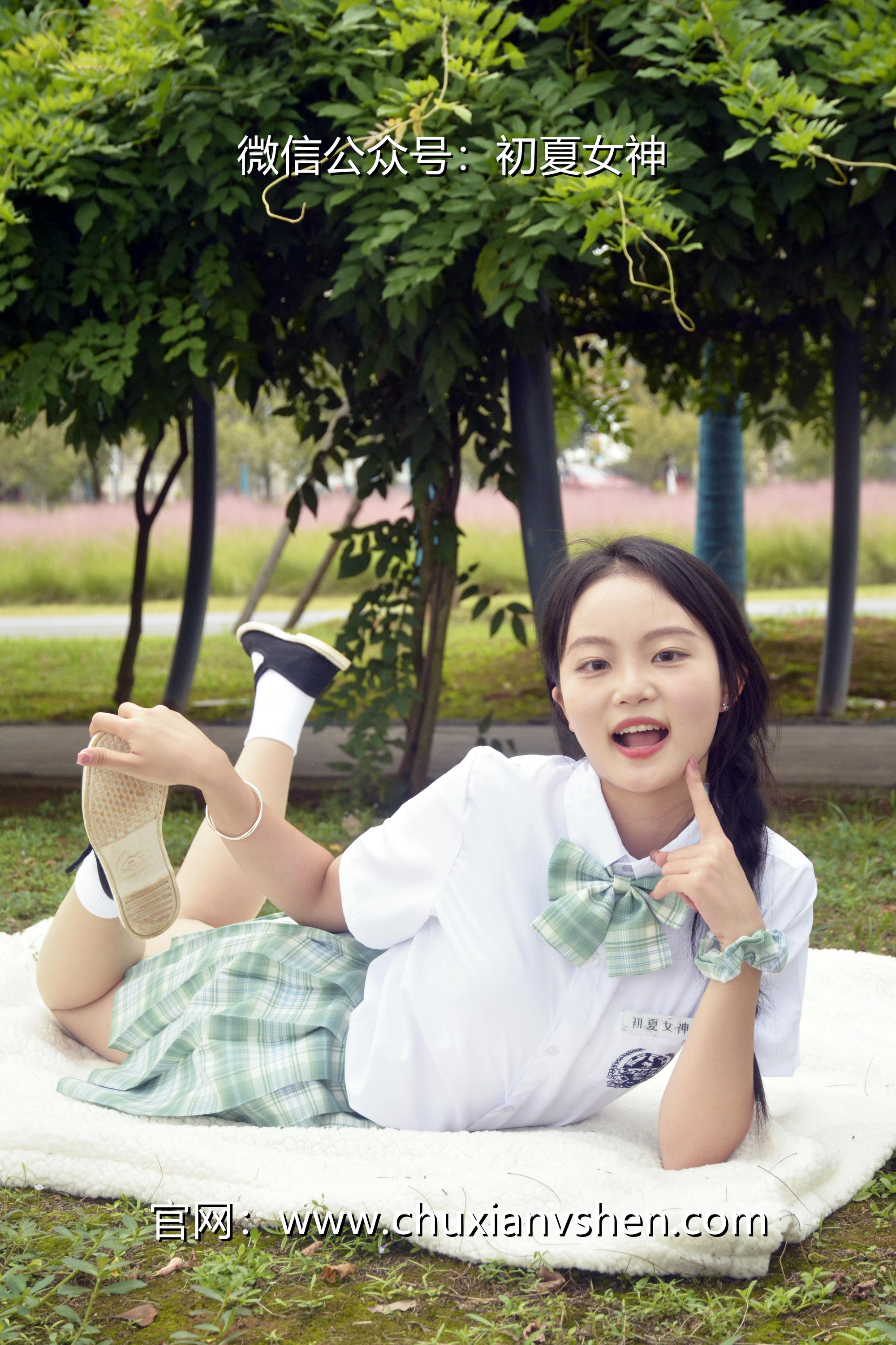 初夏女神 NO.093 双双 雪松JK套[140P+1V／5.53GB]_第5集