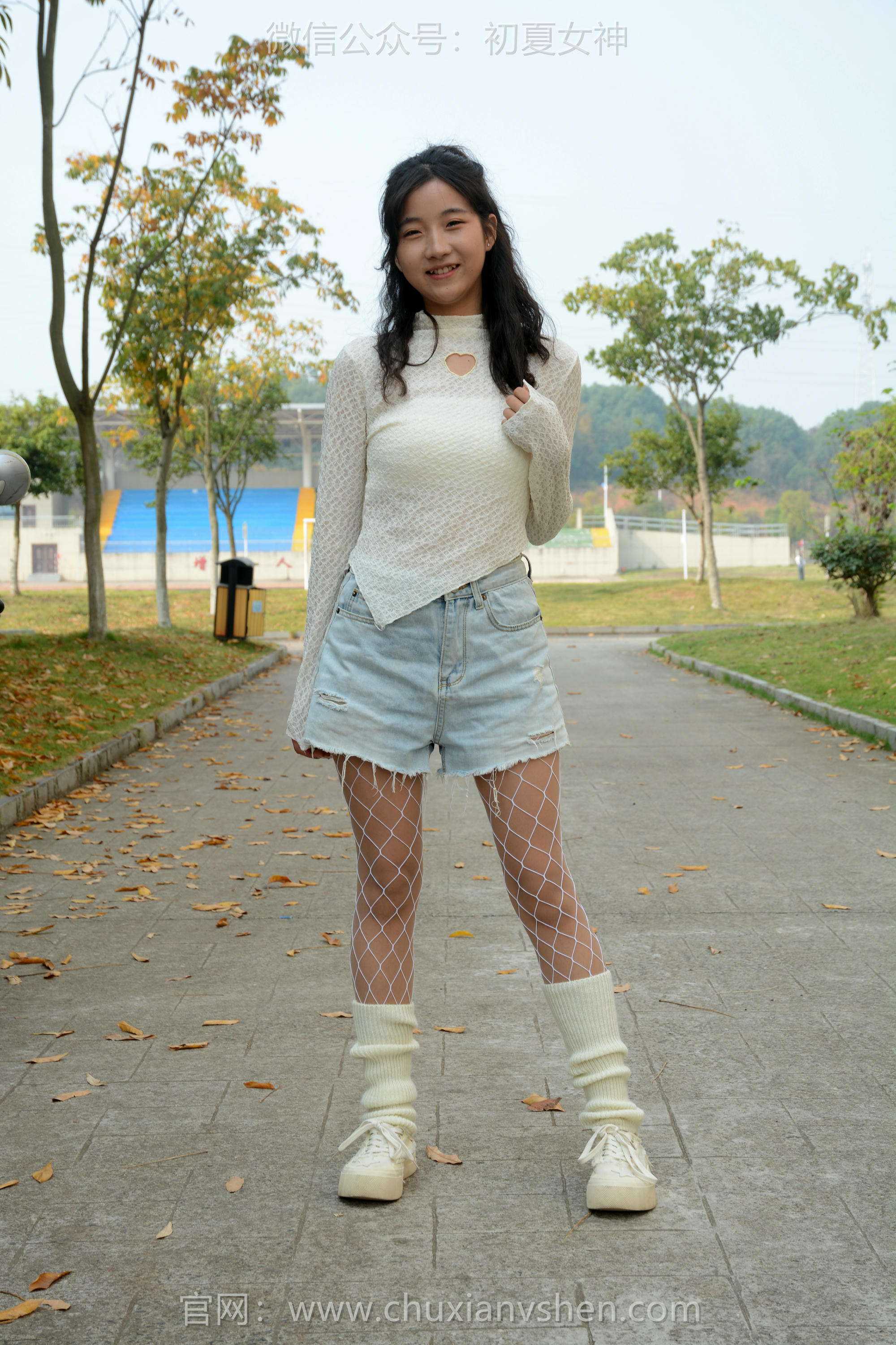 初夏女神 NO.097 点点 跟潮流风[140P+1V／4.91GB]_第1集