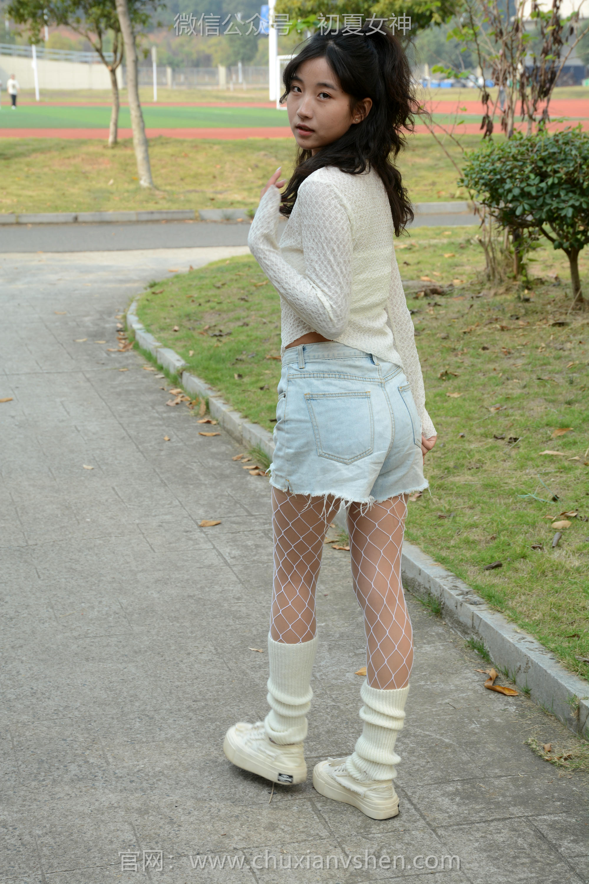 初夏女神 NO.097 点点 跟潮流风[140P+1V／4.91GB]_第1集