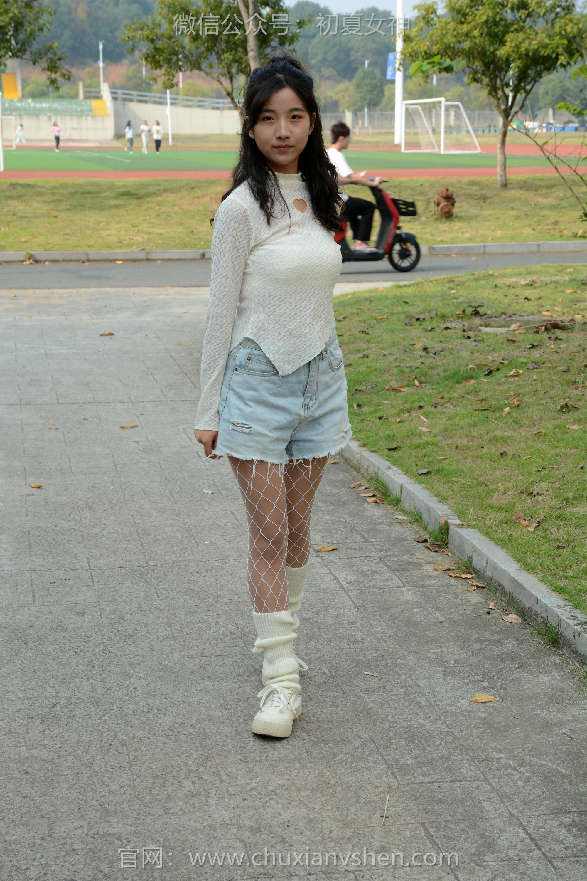 初夏女神 NO.097 点点 跟潮流风[140P+1V／4.91GB]_第1集