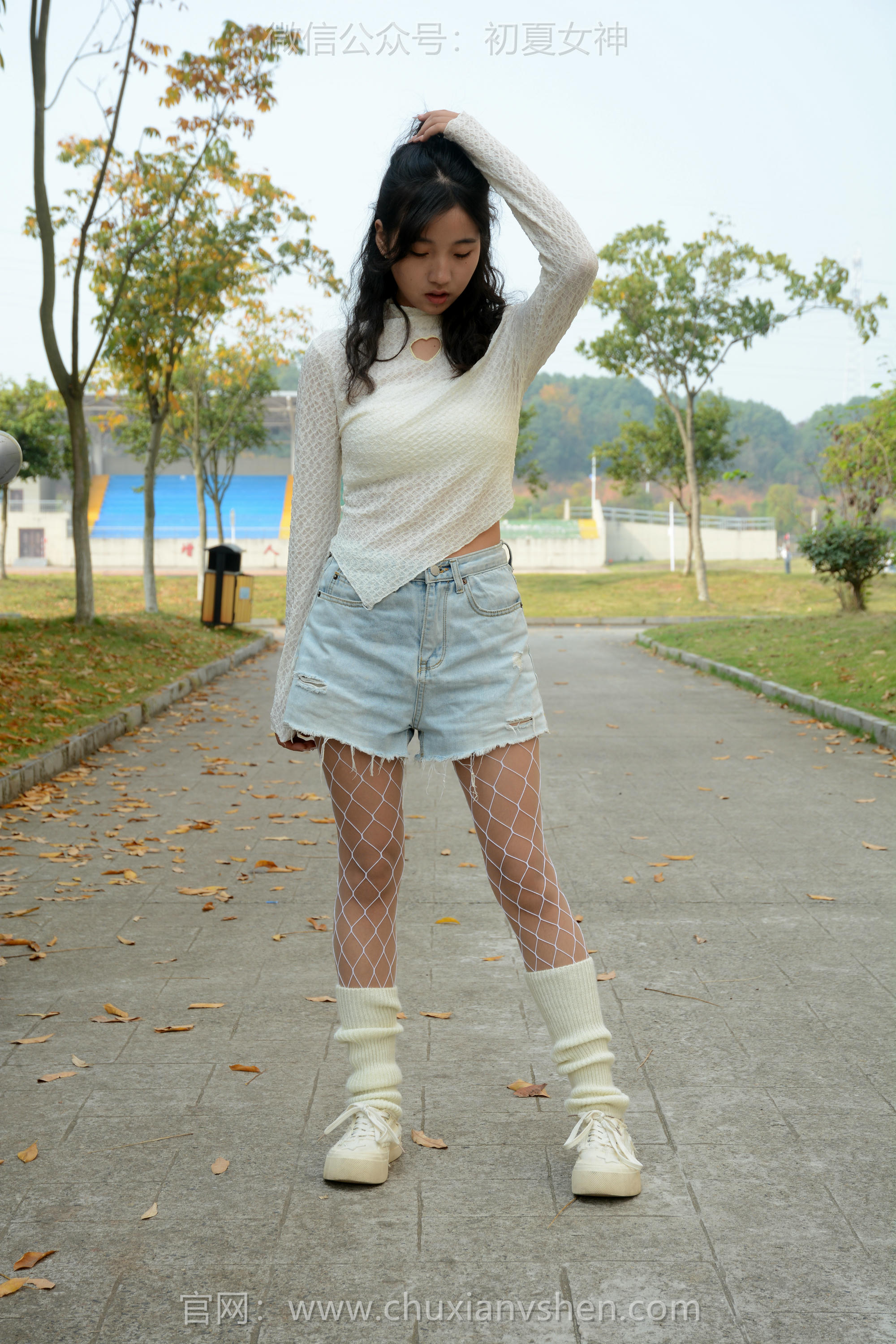 初夏女神 NO.097 点点 跟潮流风[140P+1V／4.91GB]_第1集