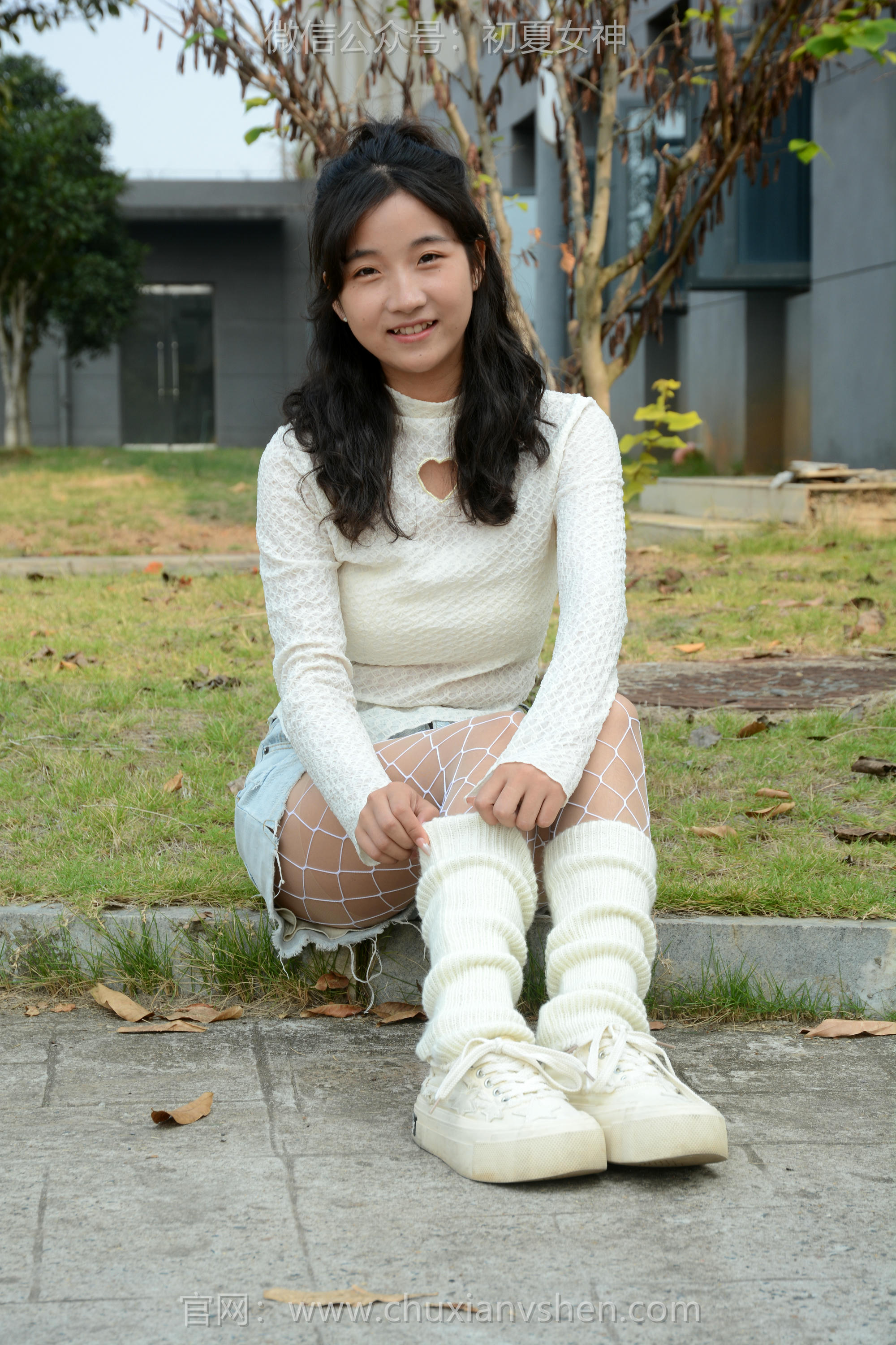 初夏女神 NO.097 点点 跟潮流风[140P+1V／4.91GB]_第2集