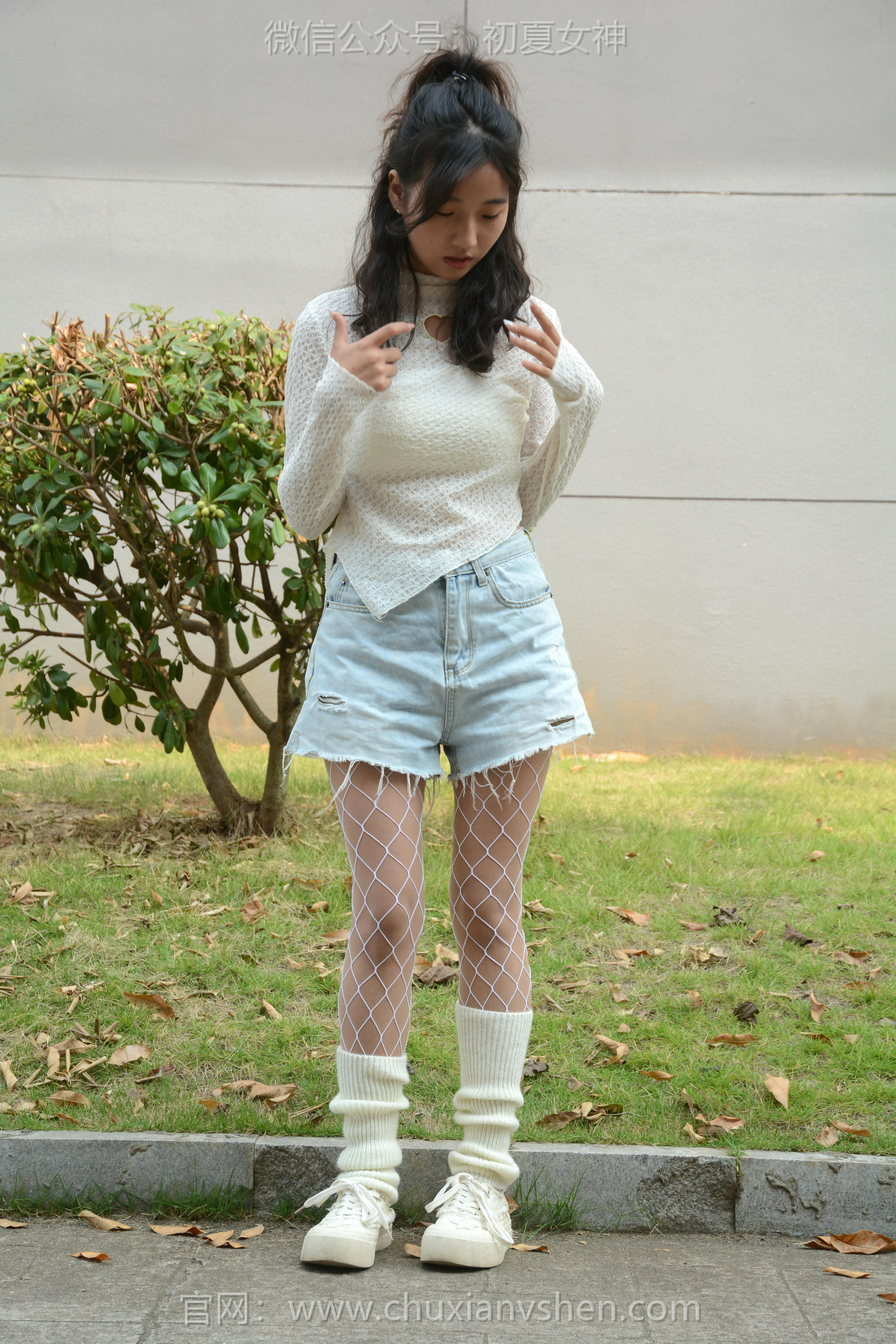 初夏女神 NO.097 点点 跟潮流风[140P+1V／4.91GB]_第1集