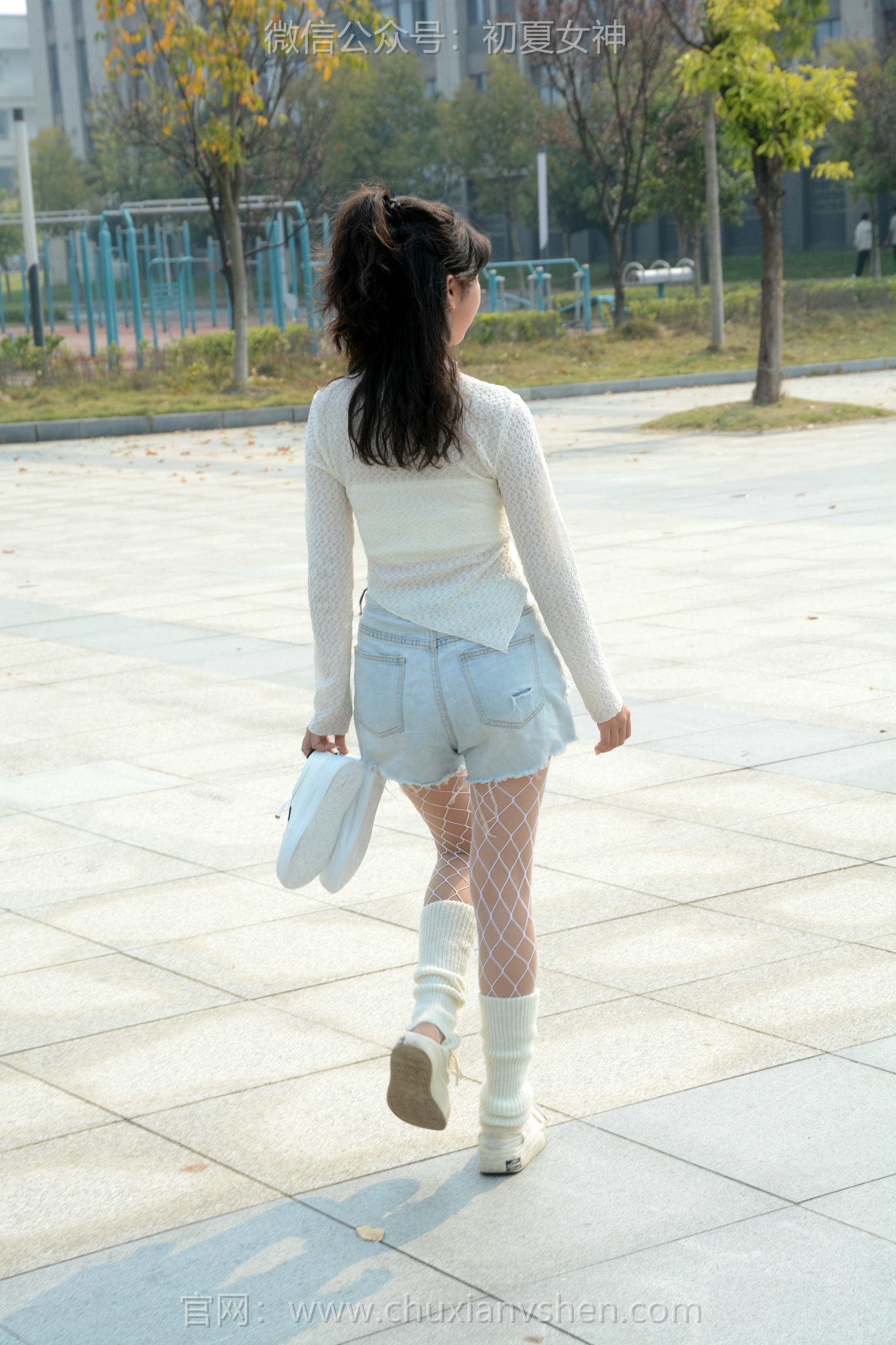 初夏女神 NO.097 点点 跟潮流风[140P+1V／4.91GB]_第4集