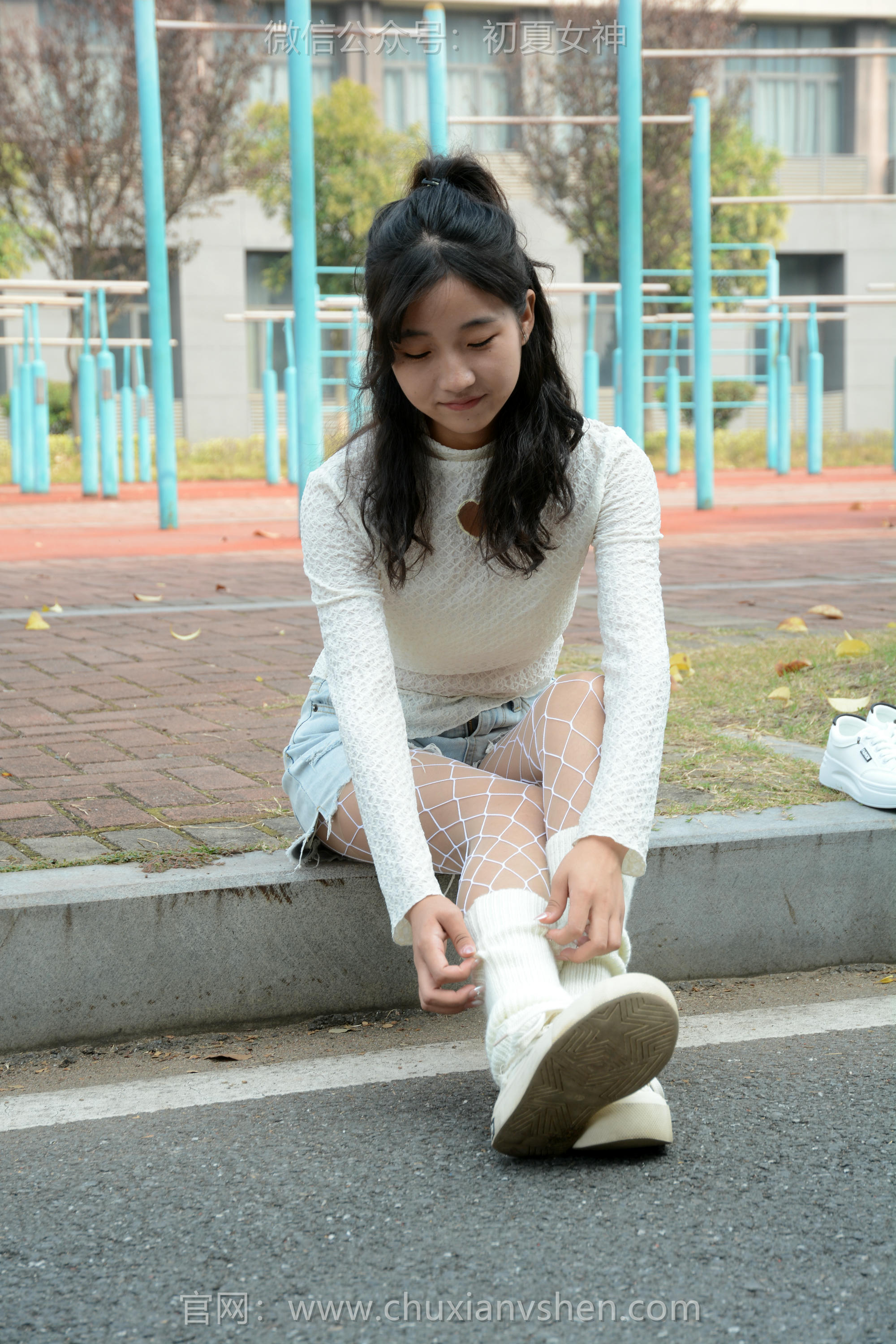 初夏女神 NO.097 点点 跟潮流风[140P+1V／4.91GB]_第4集