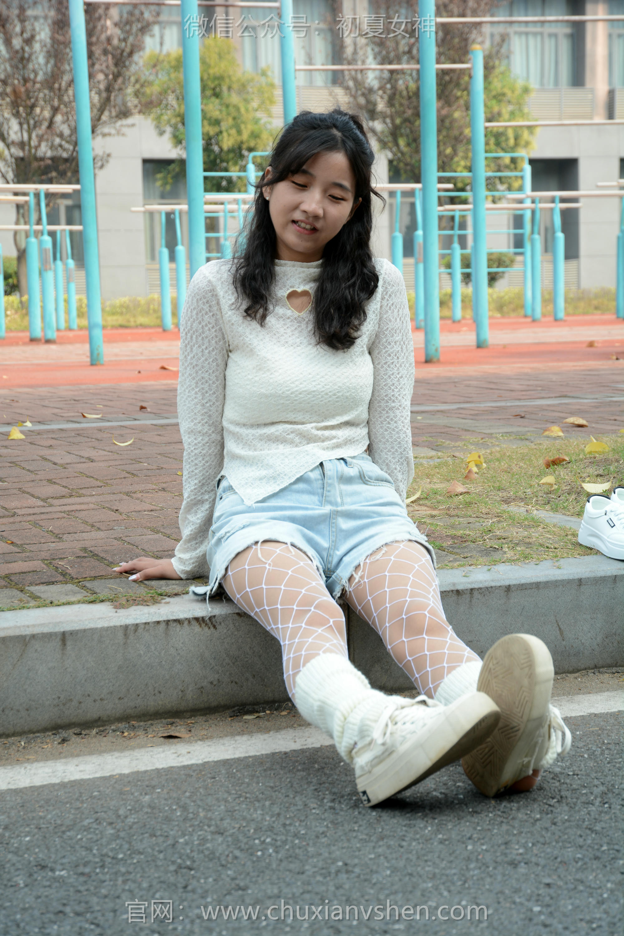 初夏女神 NO.097 点点 跟潮流风[140P+1V／4.91GB]_第4集