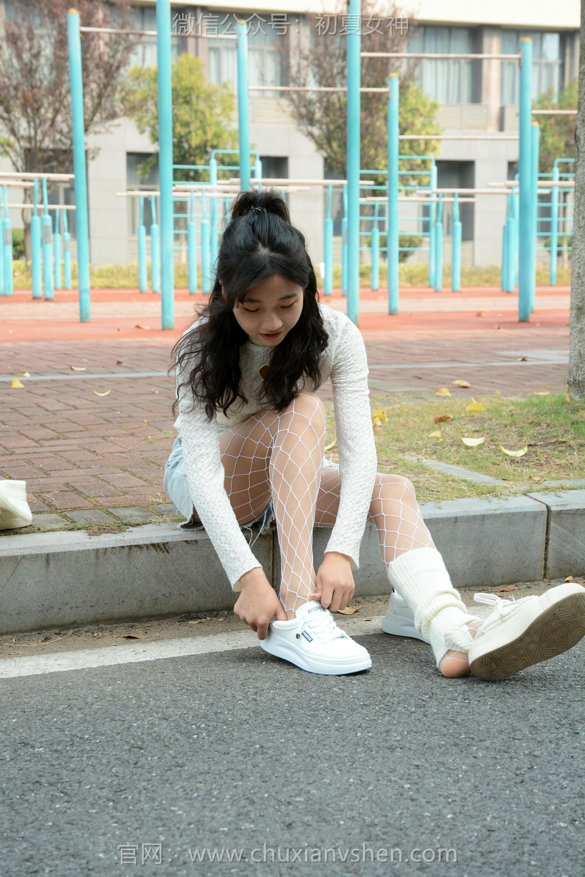 初夏女神 NO.097 点点 跟潮流风[140P+1V／4.91GB]_第4集