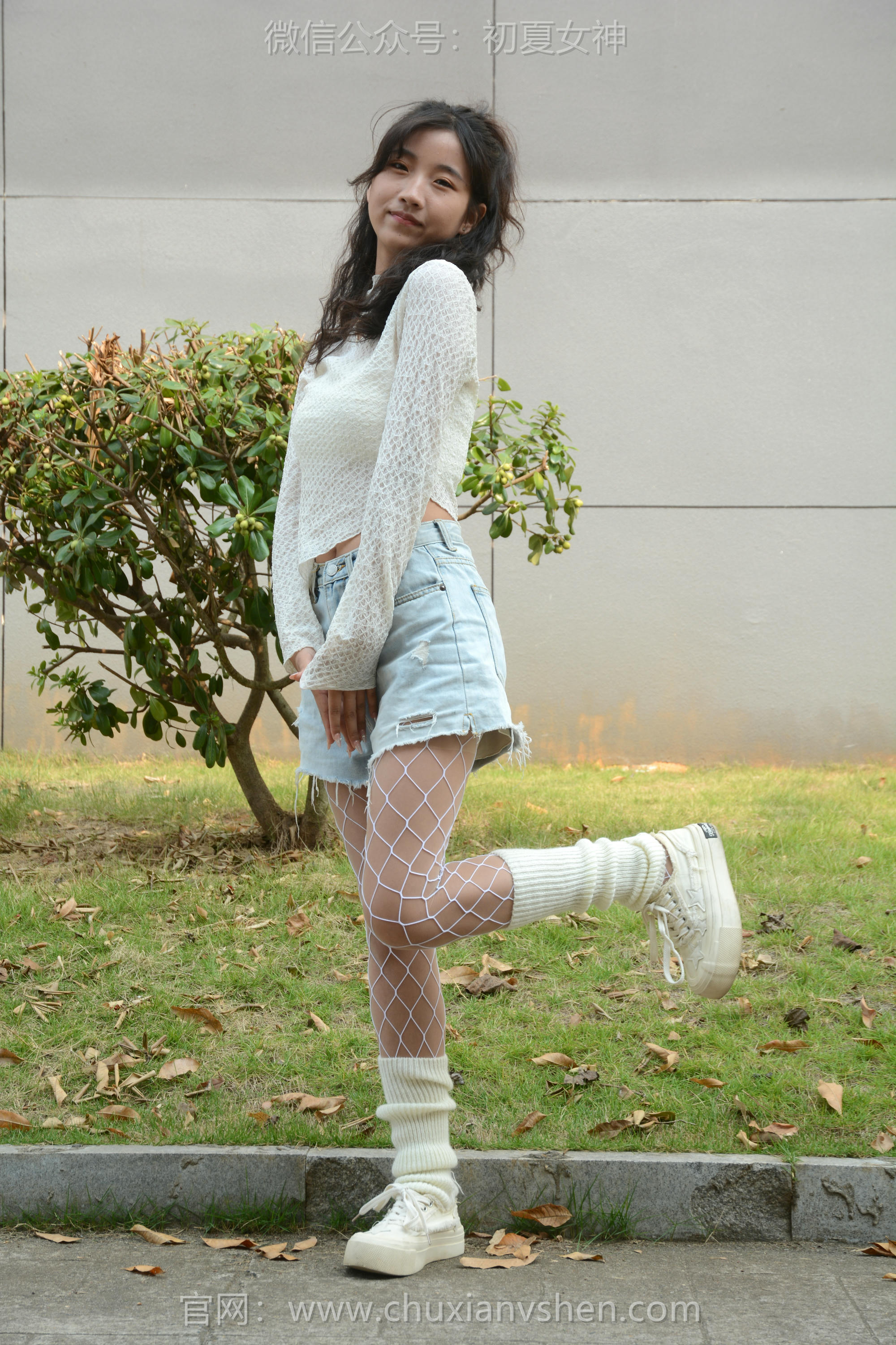 初夏女神 NO.097 点点 跟潮流风[140P+1V／4.91GB]_第1集