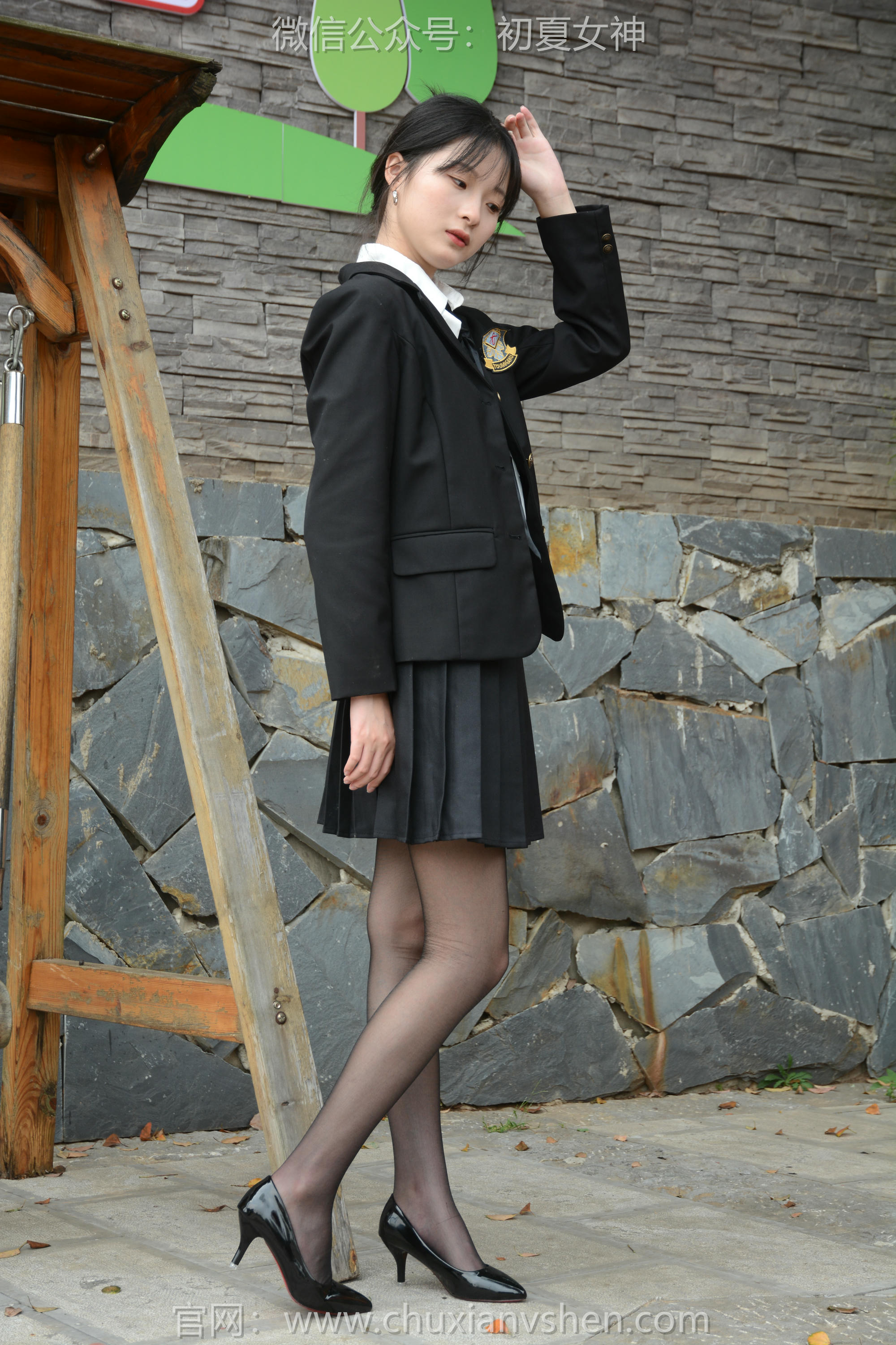 初夏女神 NO.098 安妮 西装小裙[140P+1V／4.95GB]_第1集