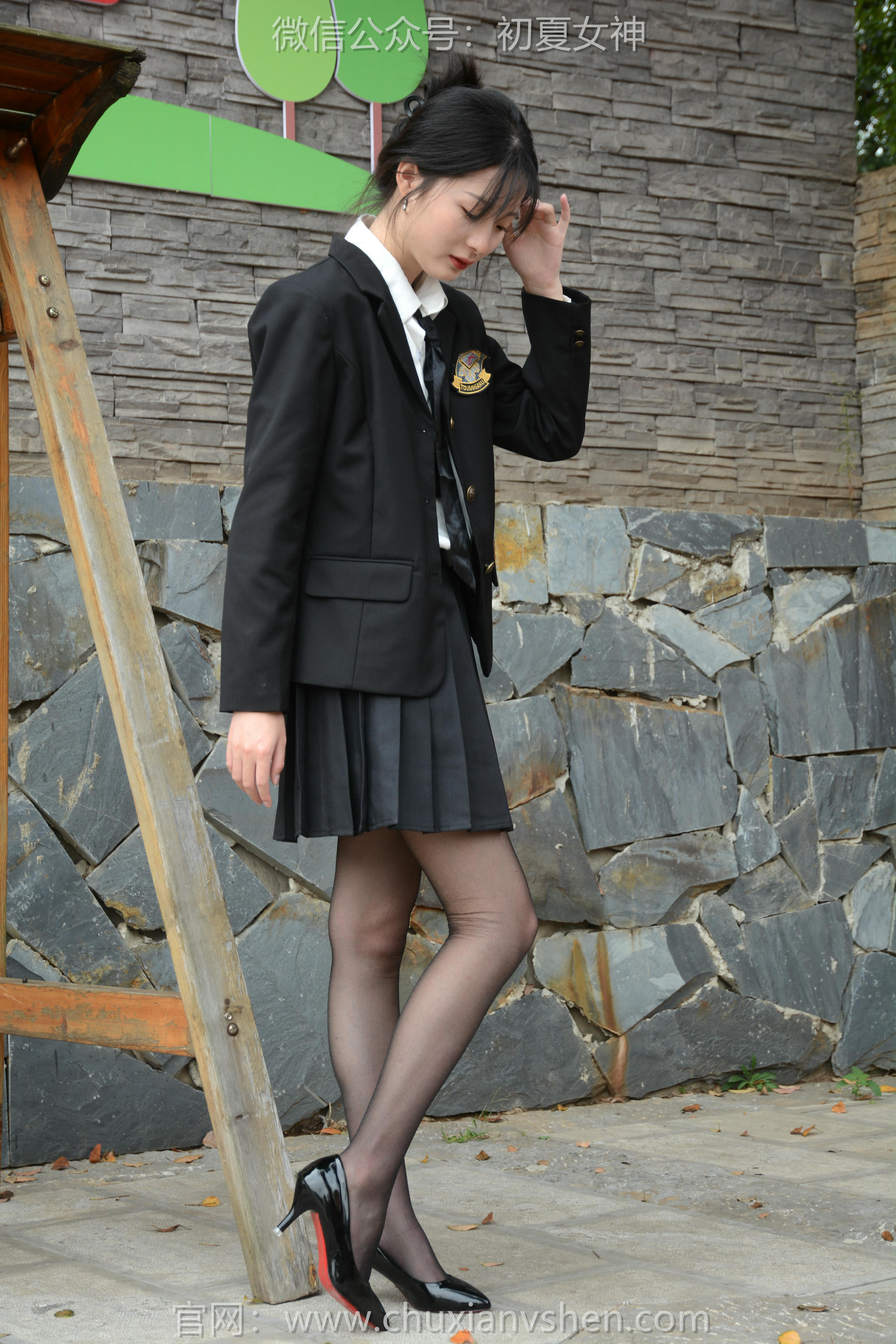 初夏女神 NO.098 安妮 西装小裙[140P+1V／4.95GB]_第2集