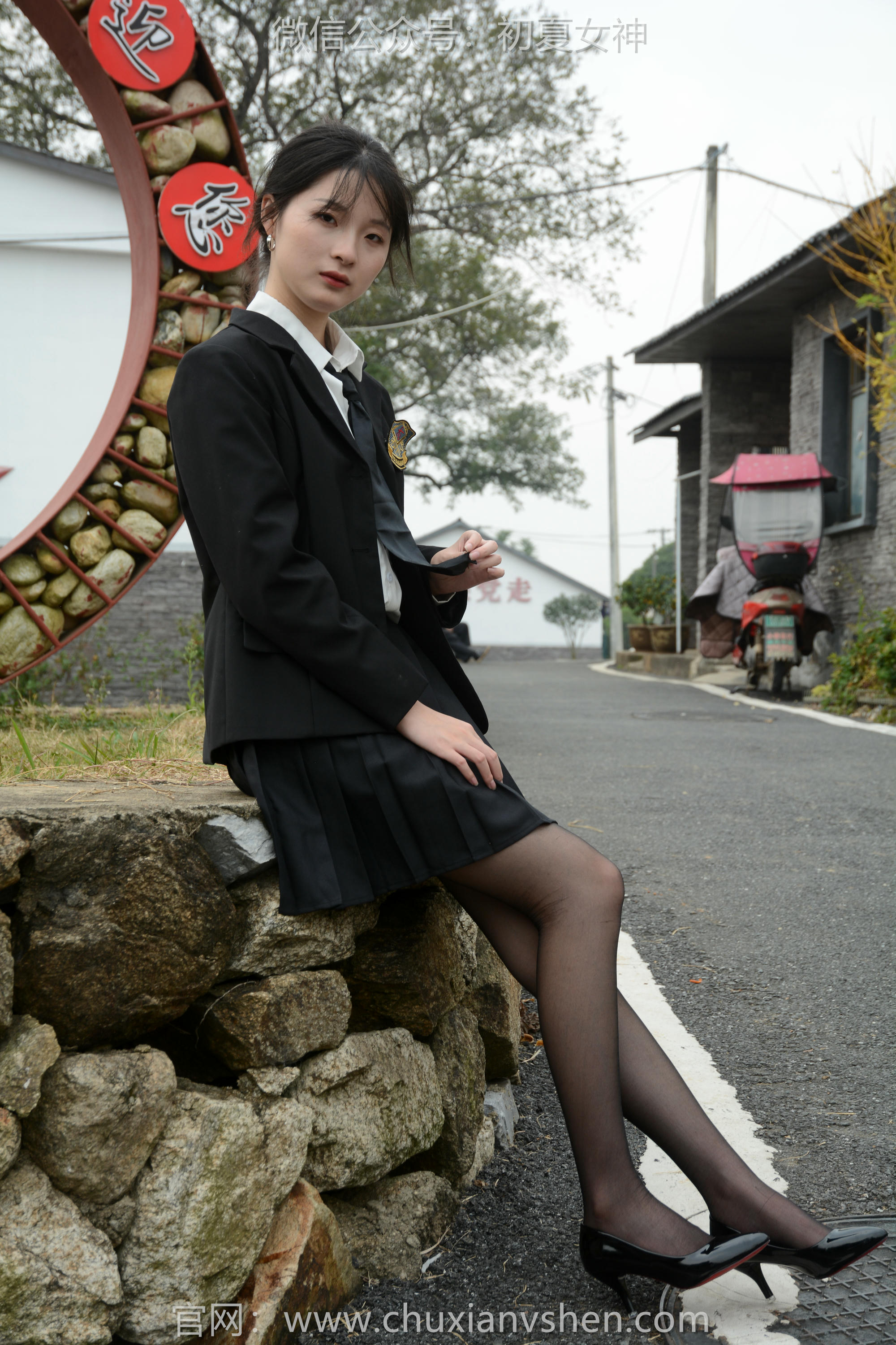 初夏女神 NO.098 安妮 西装小裙[140P+1V／4.95GB]_第3集