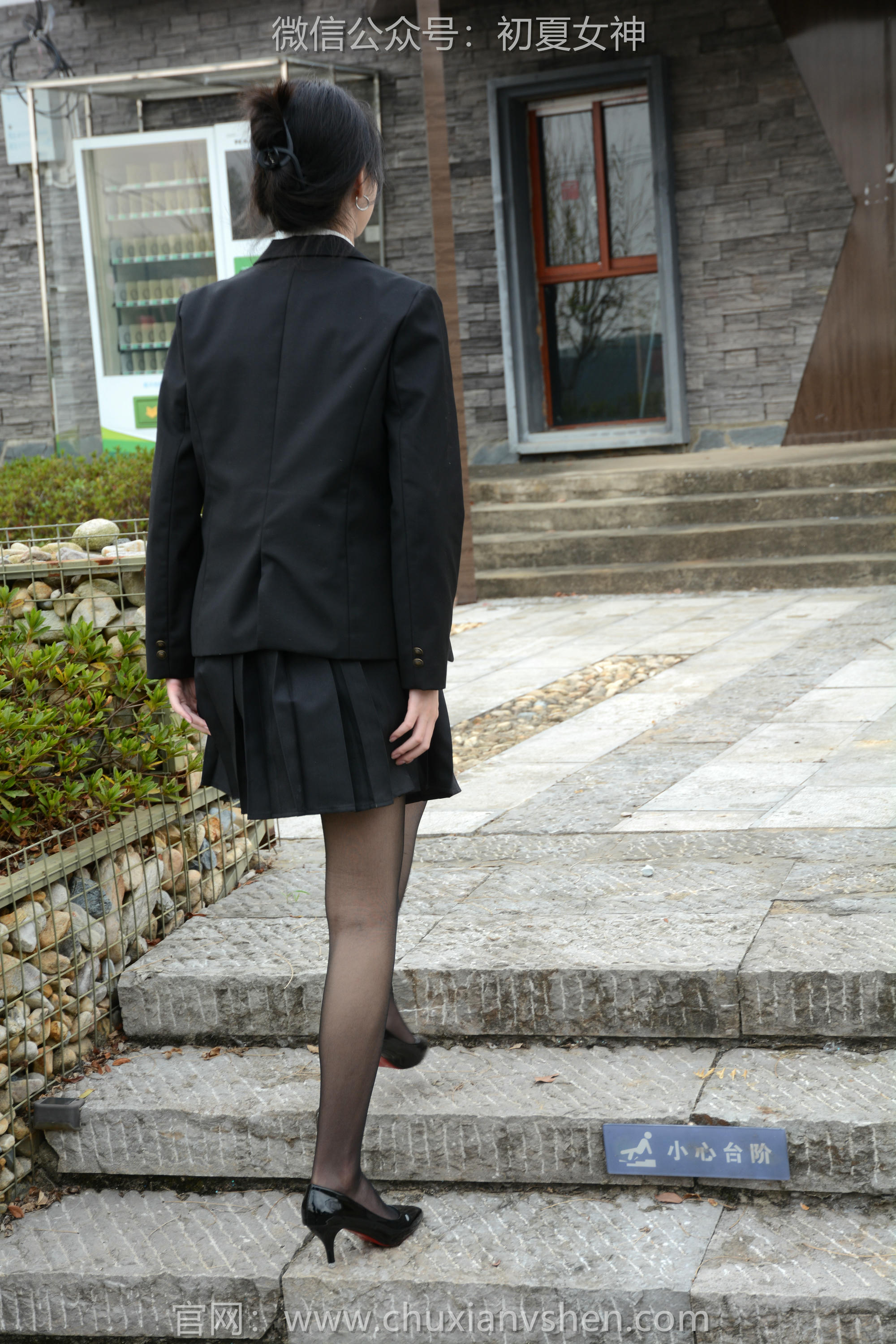 初夏女神 NO.098 安妮 西装小裙[140P+1V／4.95GB]_第4集