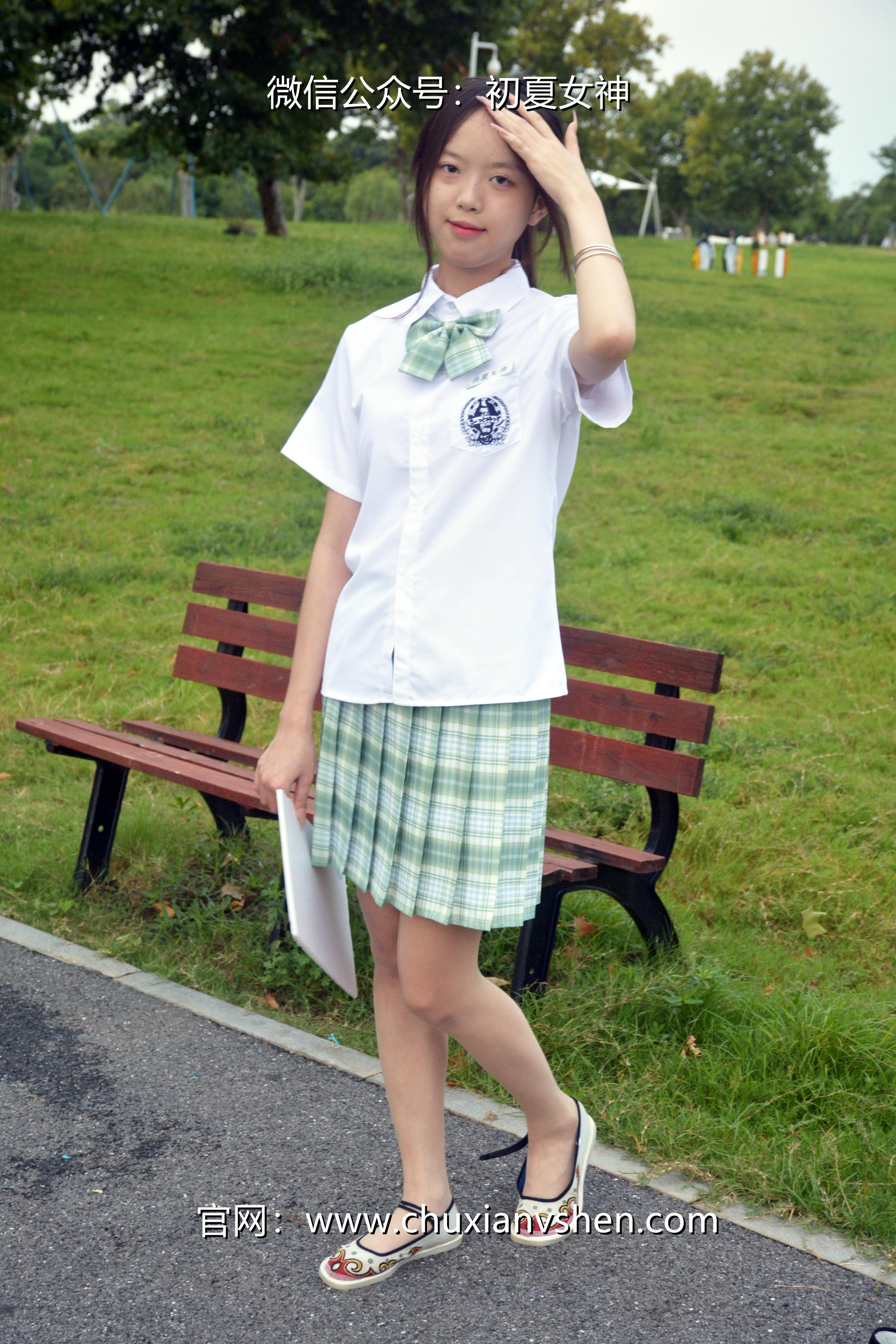 初夏女神 NO.029 情情 绿色JK套[72P+1V／5.02GB]_第1集