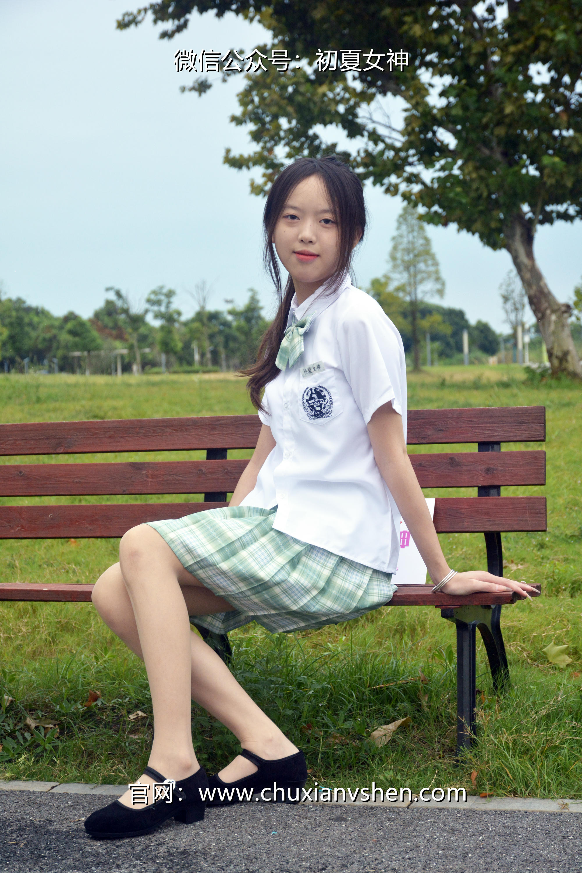 初夏女神 NO.029 情情 绿色JK套[72P+1V／5.02GB]_第1集