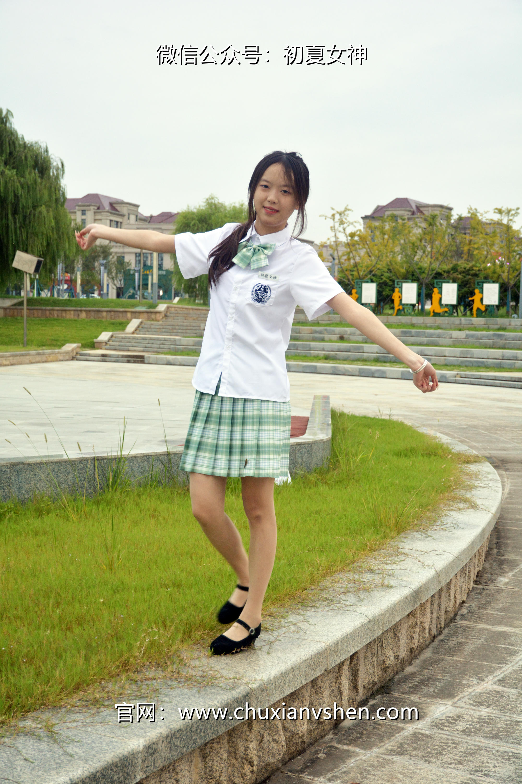 初夏女神 NO.029 情情 绿色JK套[72P+1V／5.02GB]_第1集