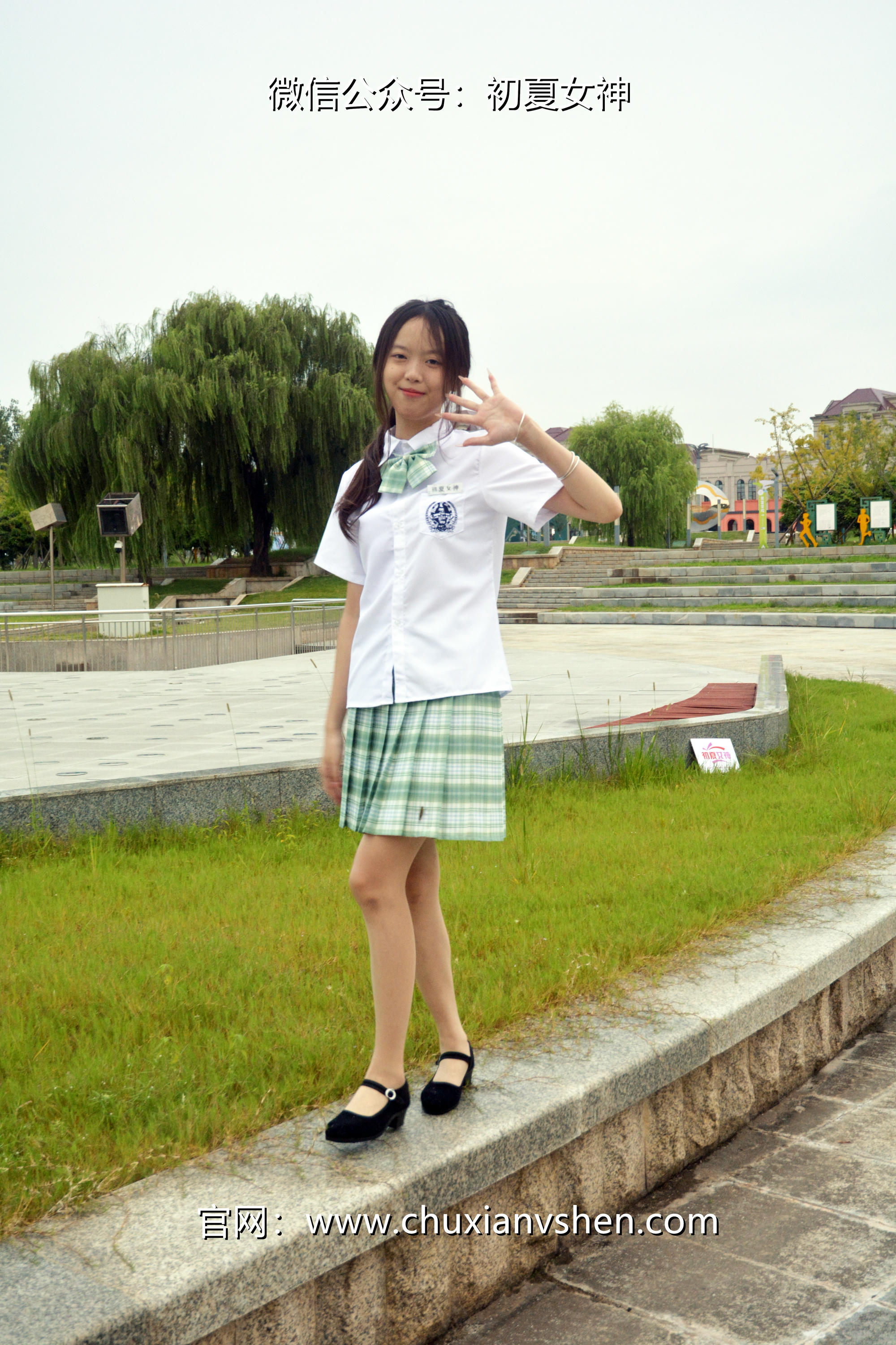 初夏女神 NO.029 情情 绿色JK套[72P+1V／5.02GB]_第2集