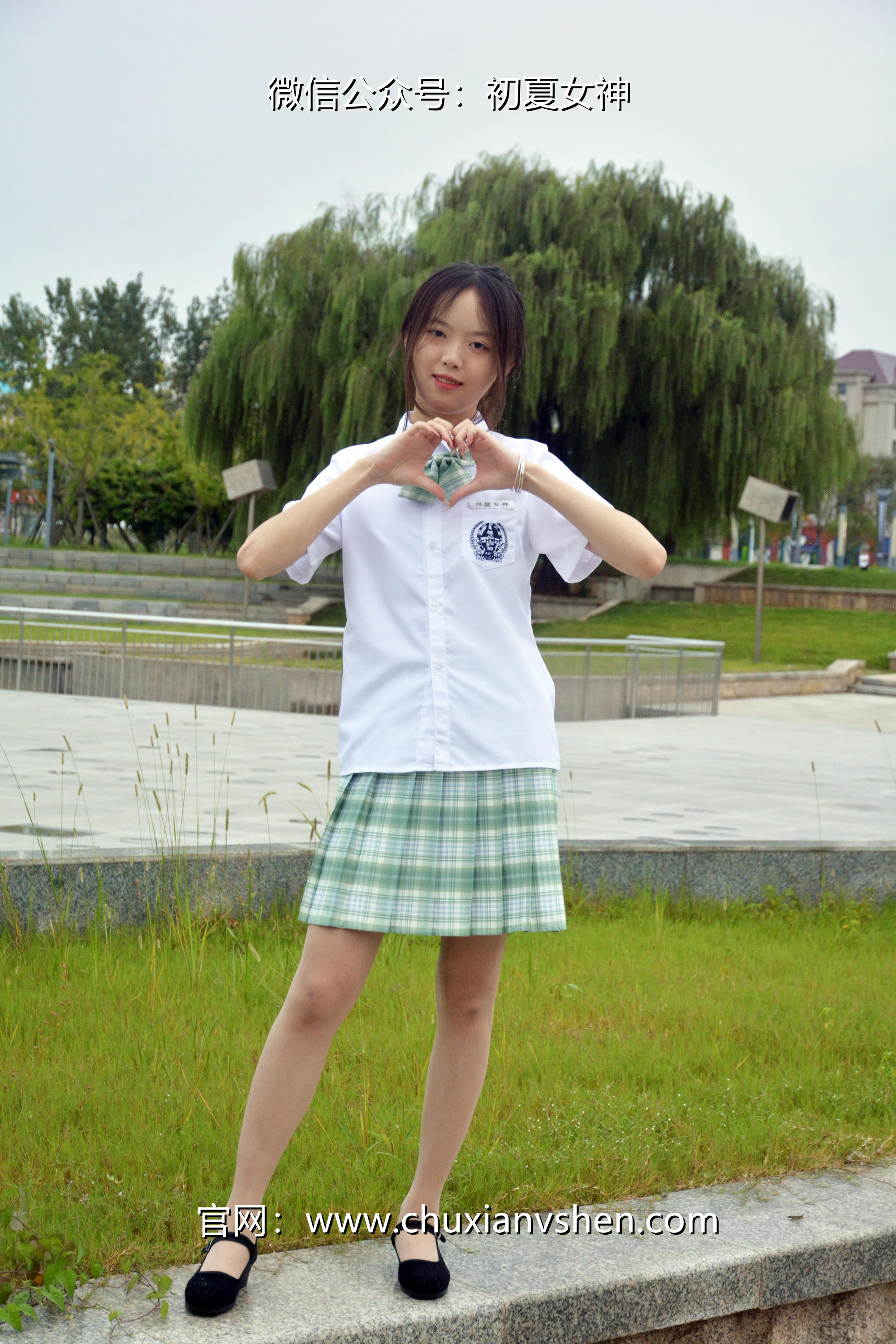 初夏女神 NO.029 情情 绿色JK套[72P+1V／5.02GB]_第2集