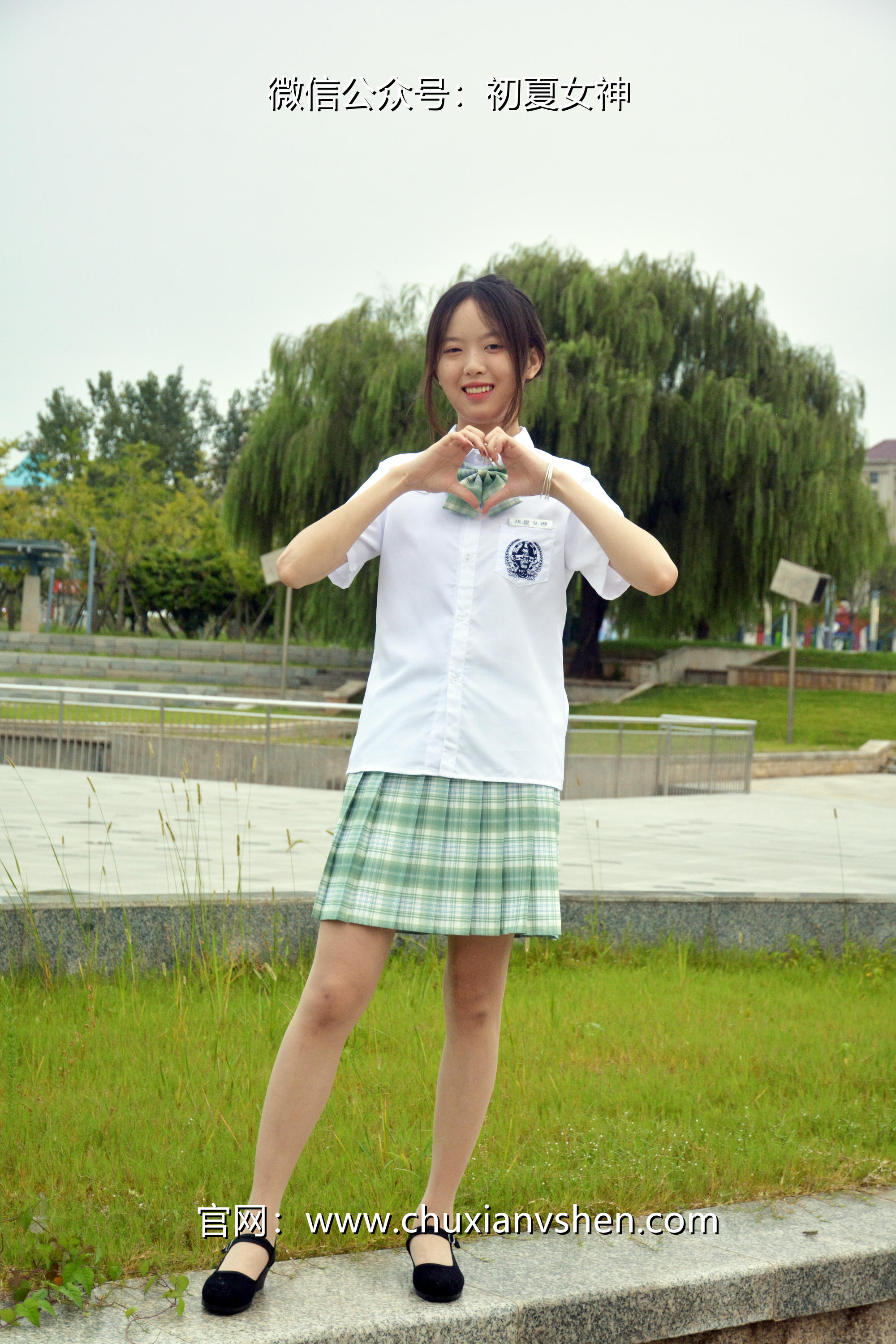 初夏女神 NO.029 情情 绿色JK套[72P+1V／5.02GB]_第2集