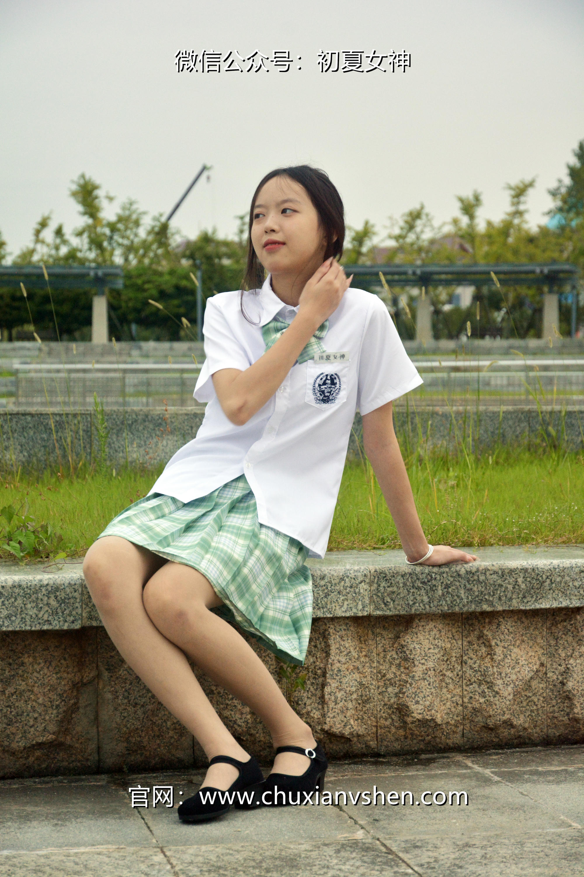 初夏女神 NO.029 情情 绿色JK套[72P+1V／5.02GB]_第2集