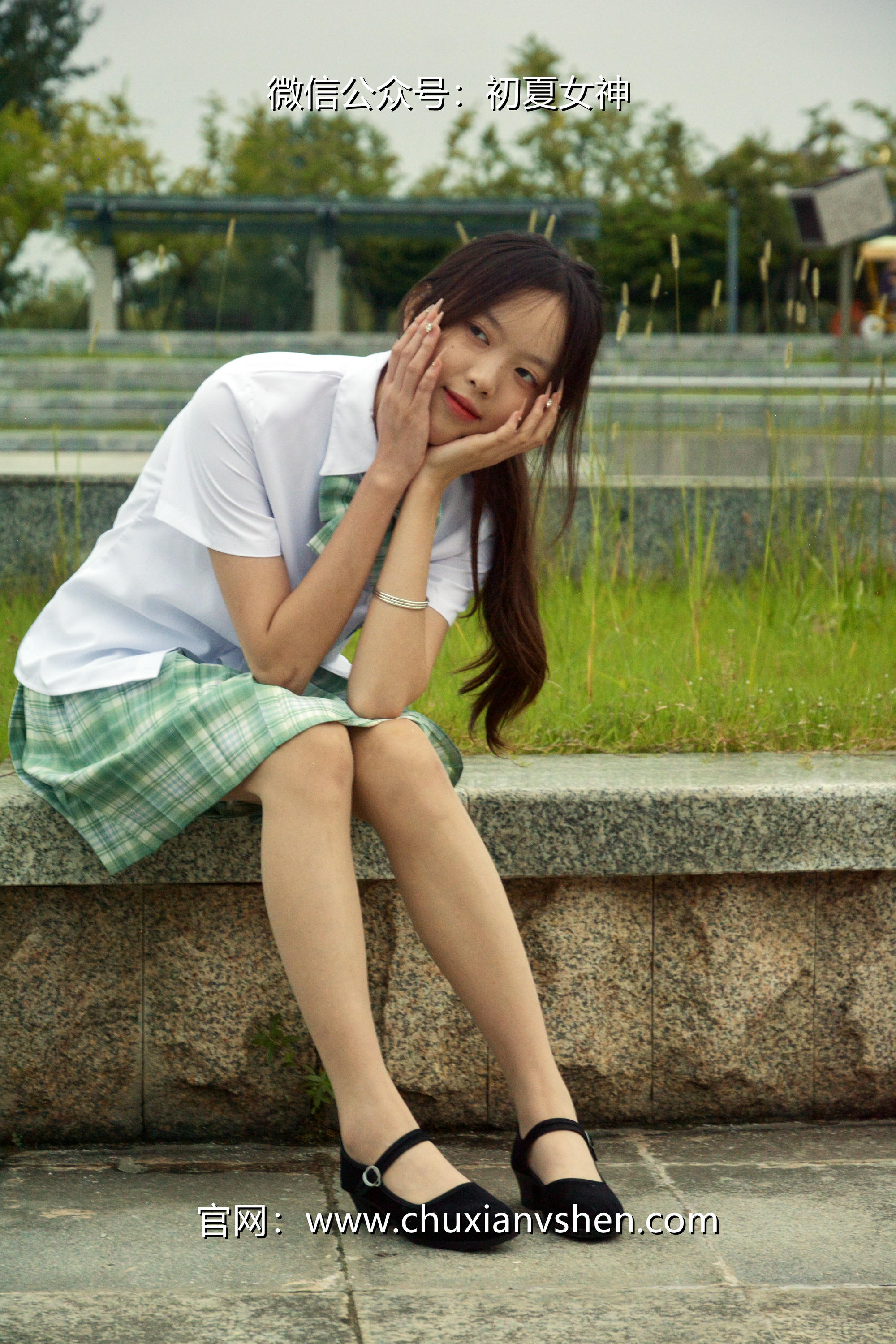 初夏女神 NO.029 情情 绿色JK套[72P+1V／5.02GB]_第2集