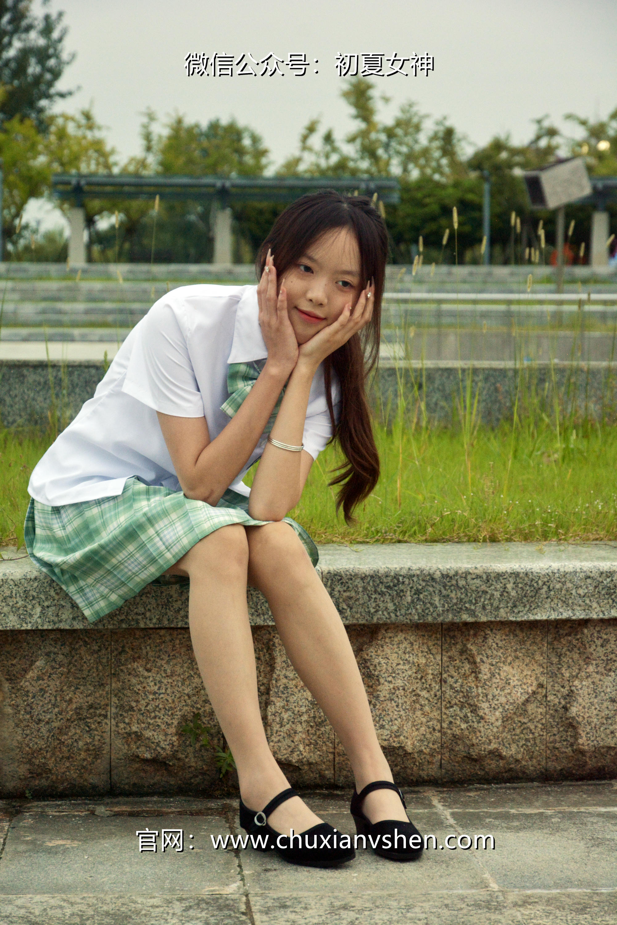 初夏女神 NO.029 情情 绿色JK套[72P+1V／5.02GB]_第2集