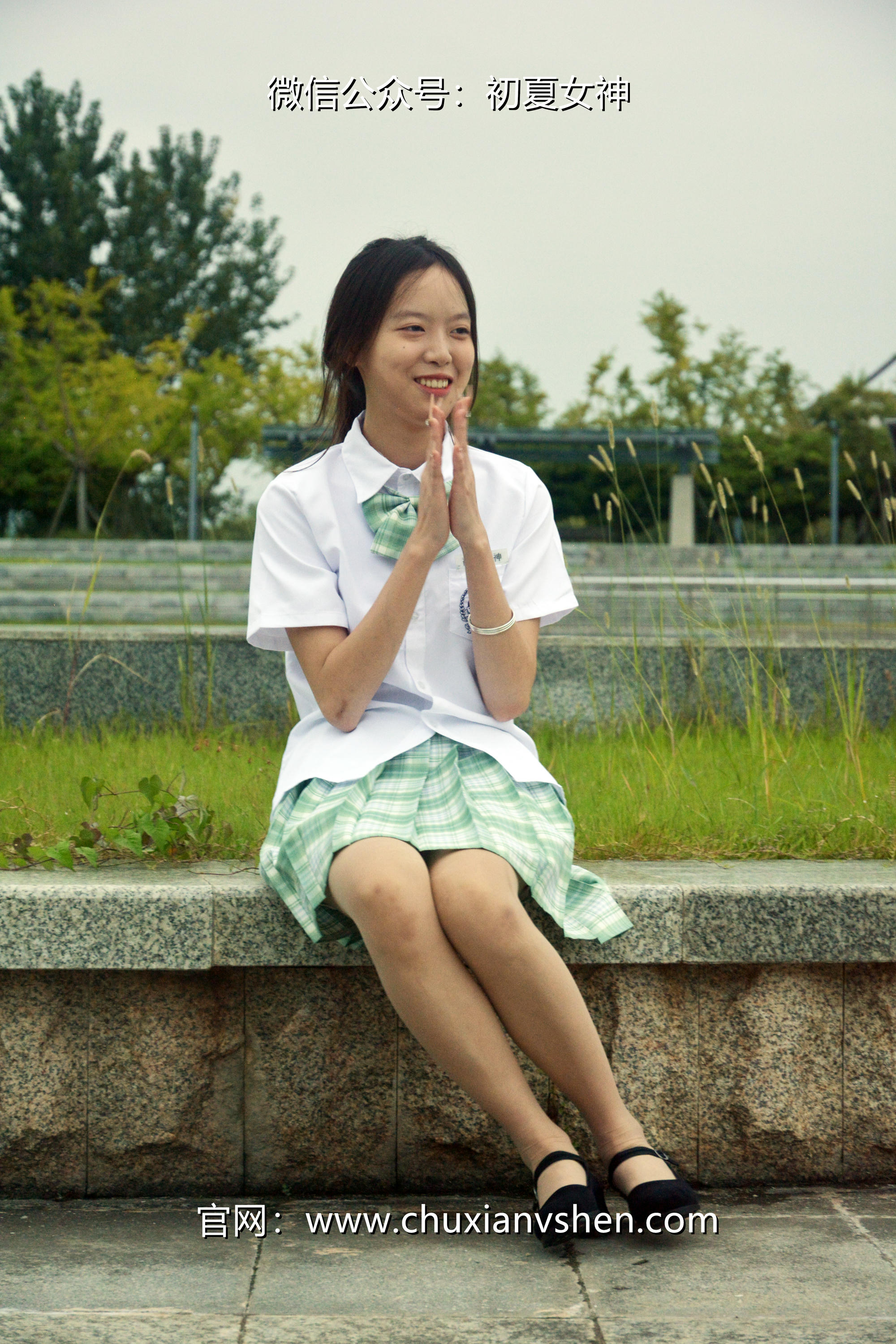 初夏女神 NO.029 情情 绿色JK套[72P+1V／5.02GB]_第2集