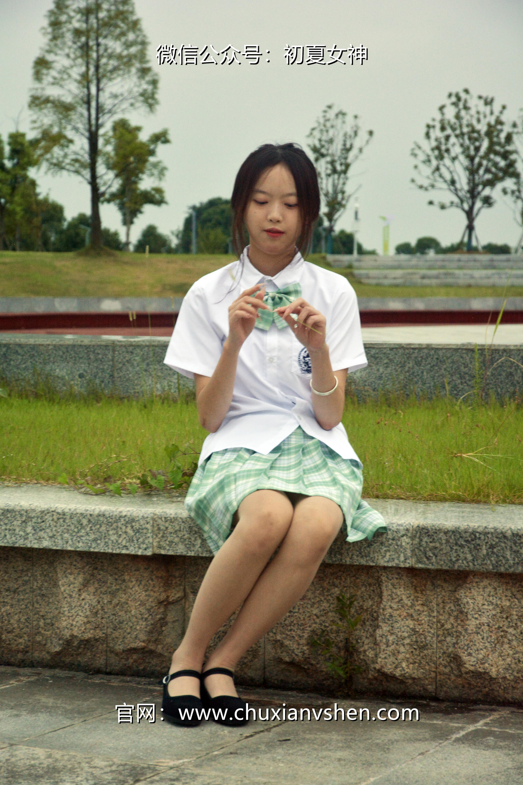 初夏女神 NO.029 情情 绿色JK套[72P+1V／5.02GB]_第2集