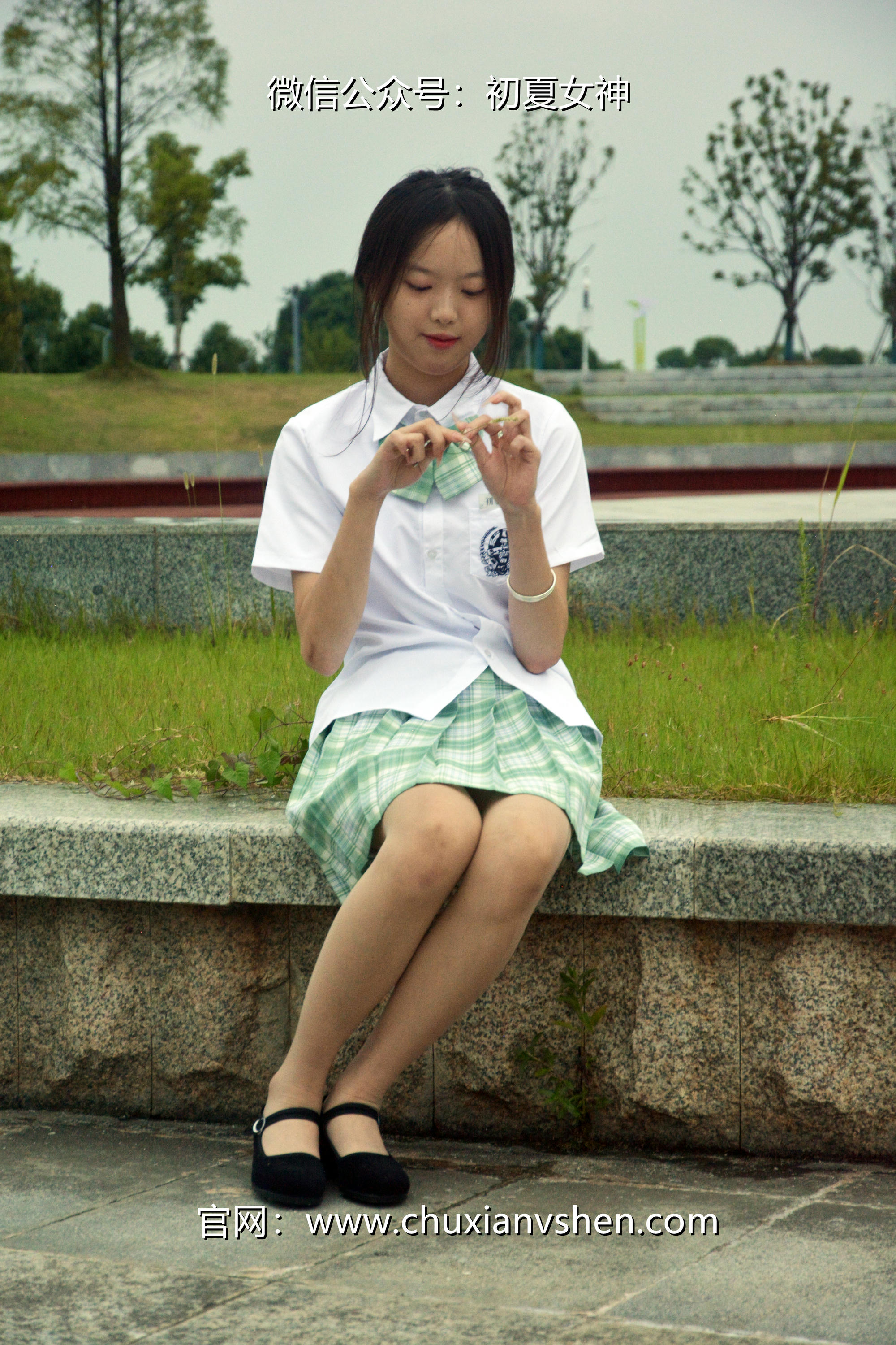 初夏女神 NO.029 情情 绿色JK套[72P+1V／5.02GB]_第2集