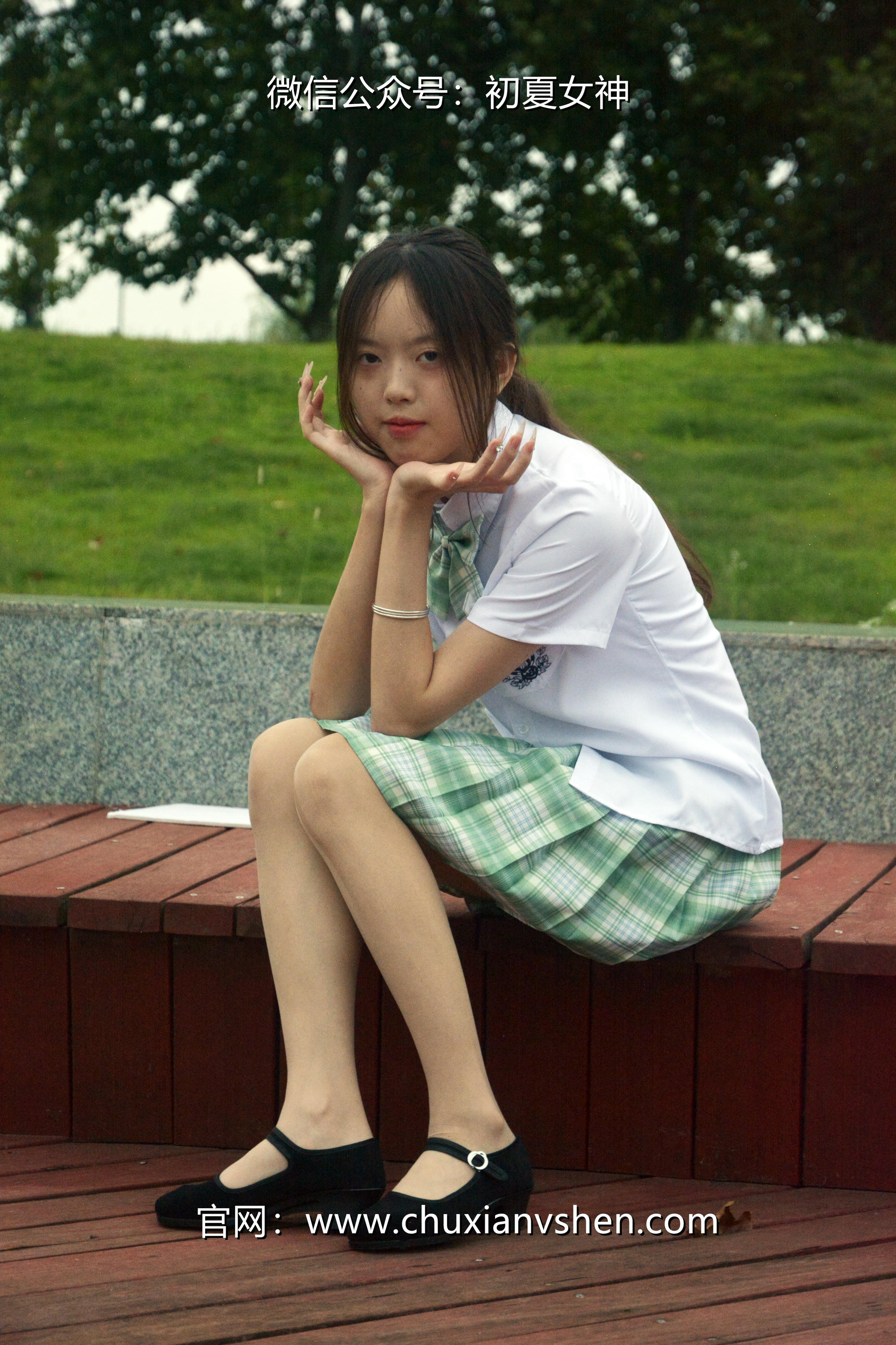 初夏女神 NO.029 情情 绿色JK套[72P+1V／5.02GB]_第3集