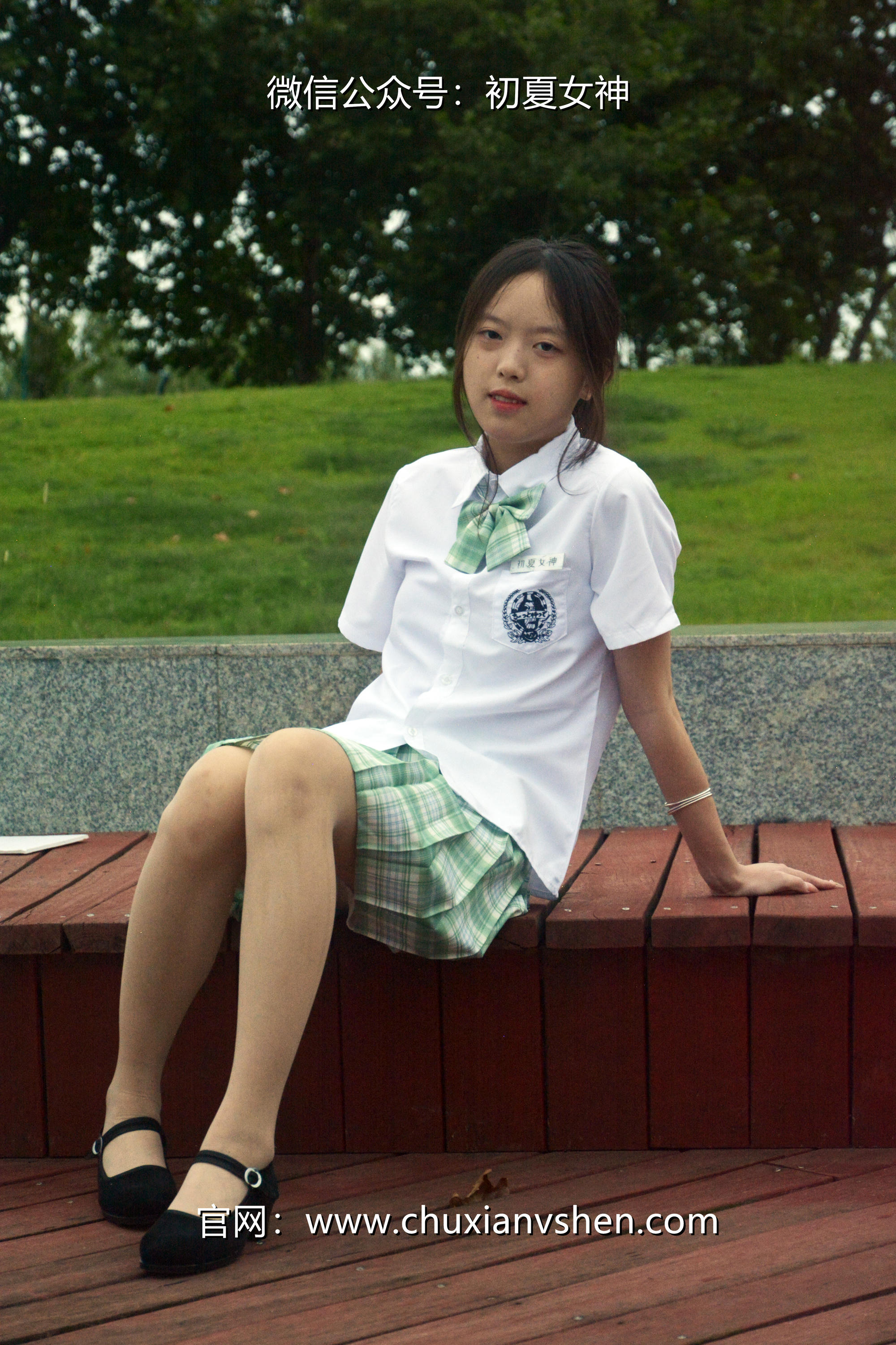 初夏女神 NO.029 情情 绿色JK套[72P+1V／5.02GB]_第3集