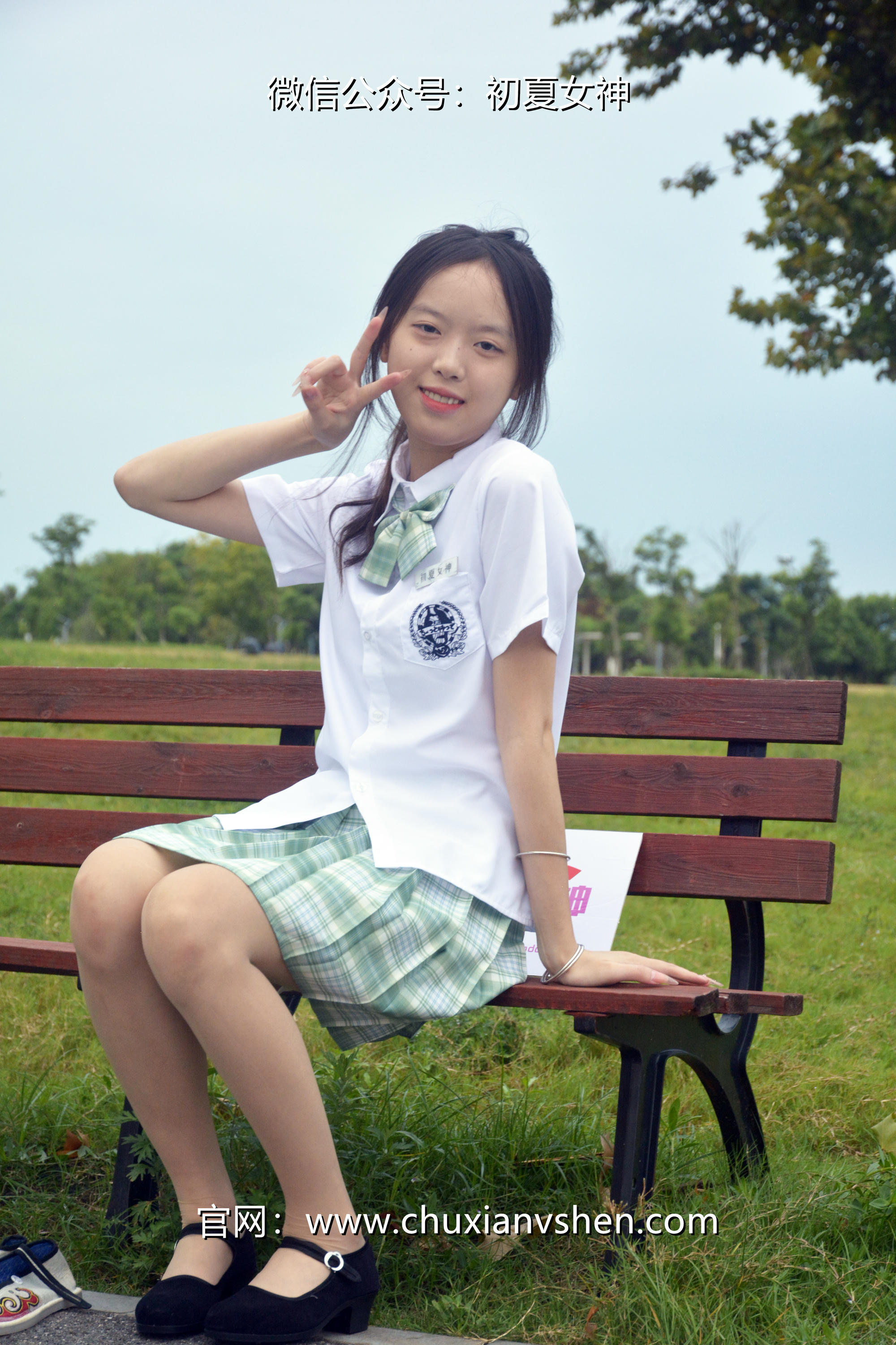 初夏女神 NO.029 情情 绿色JK套[72P+1V／5.02GB]_第1集