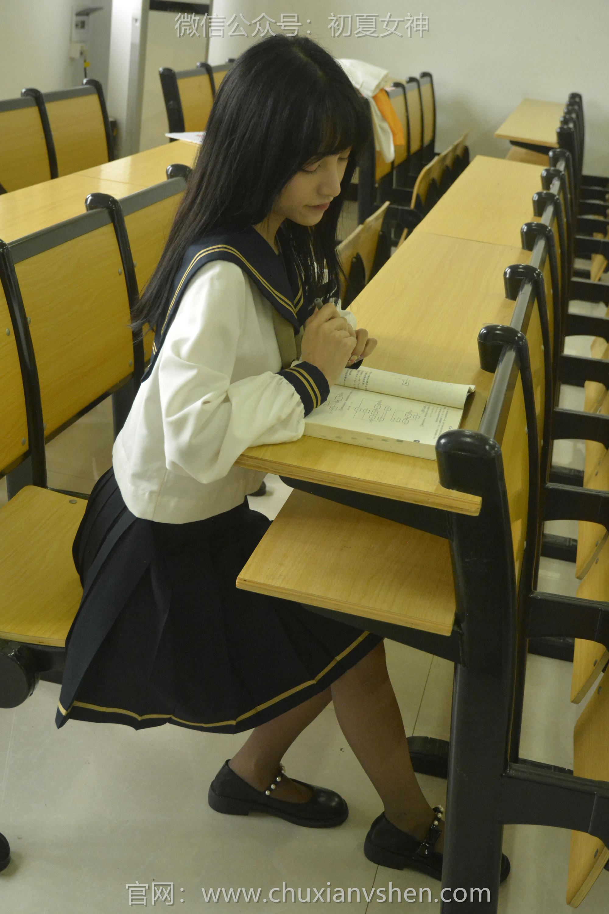 初夏女神 NO.100 柒柒 海军服[140P+1V／4.87GB]_第4集