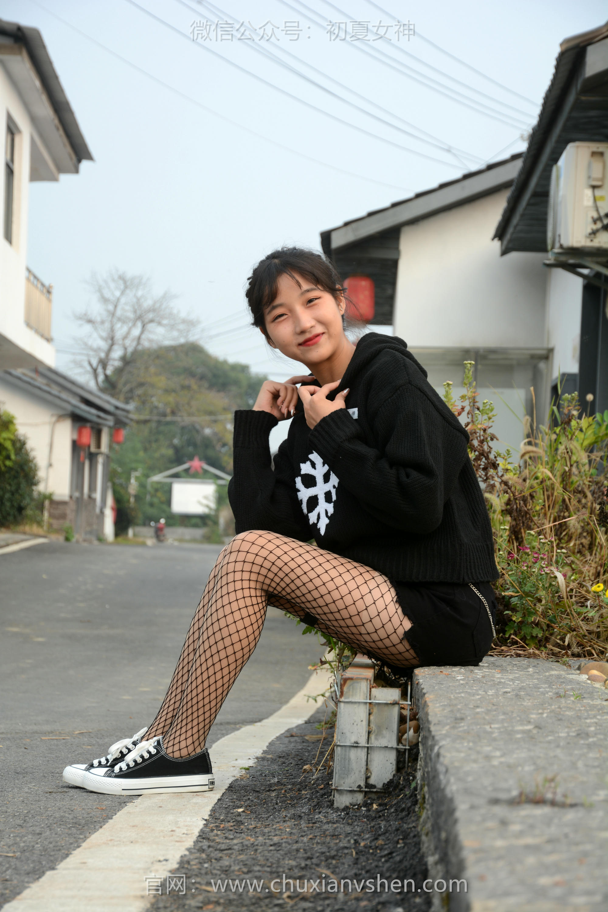 初夏女神 NO.104 点点 时尚村姑[140P+1V／3.68GB]_第1集