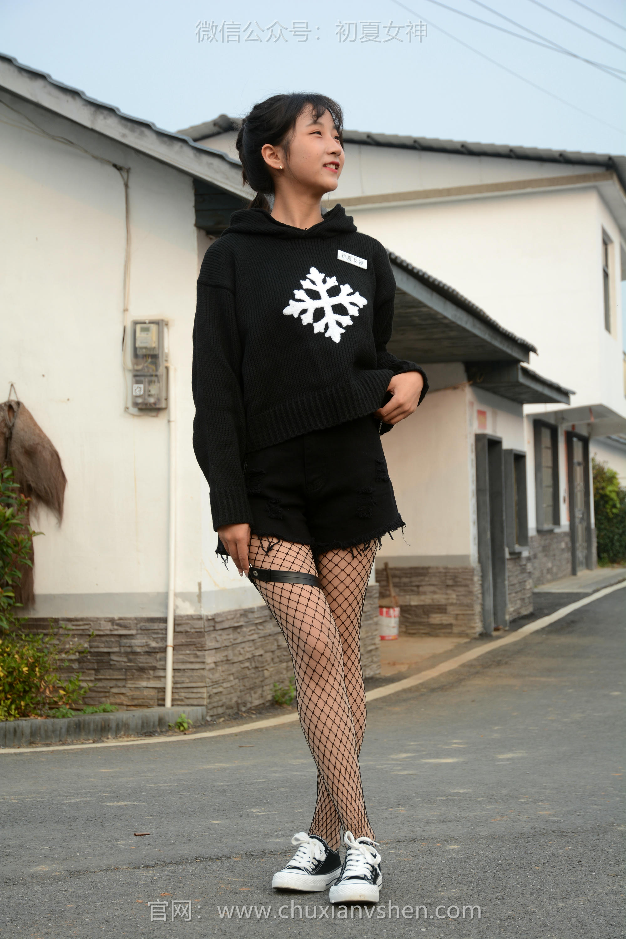 初夏女神 NO.104 点点 时尚村姑[140P+1V／3.68GB]_第1集