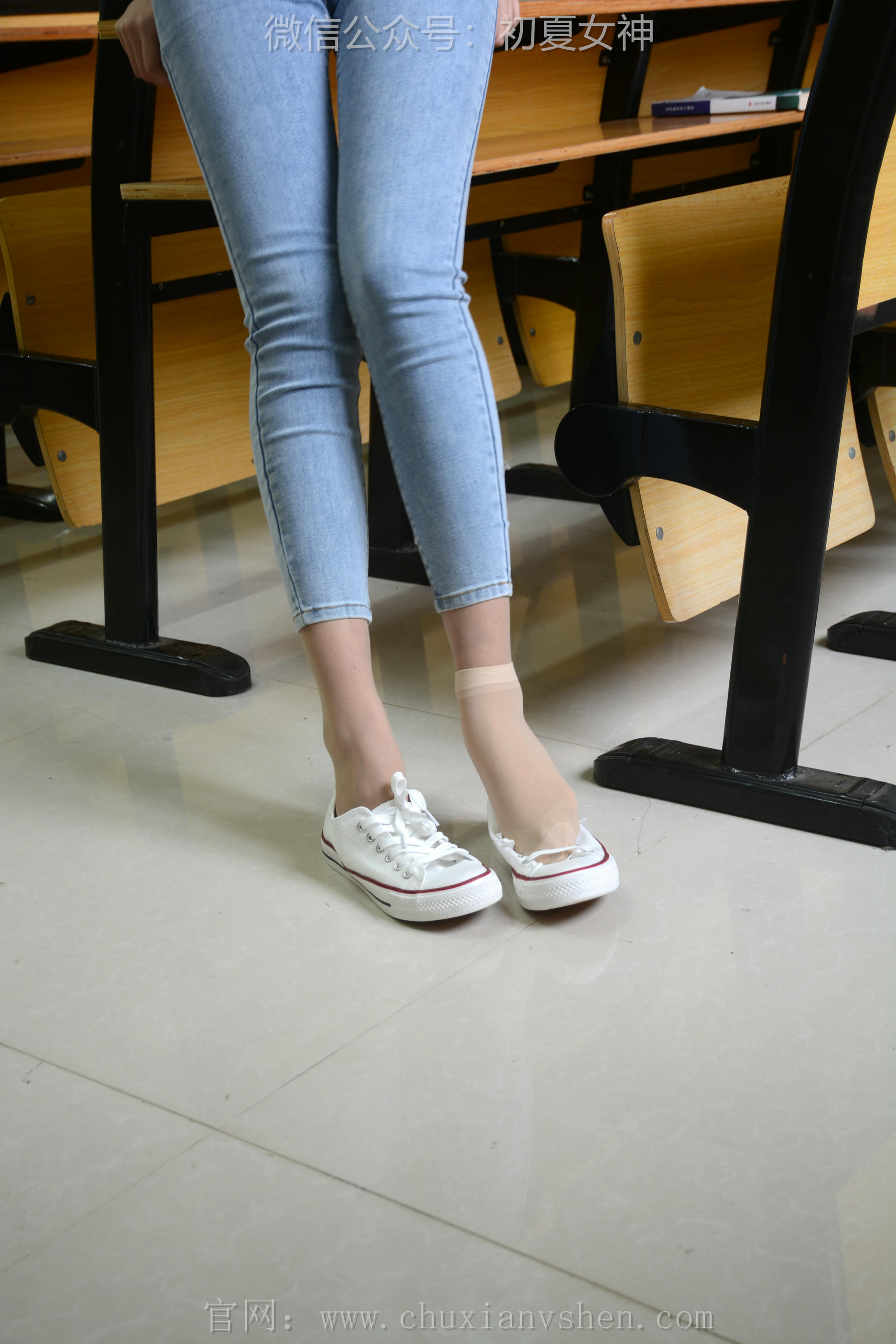 初夏女神 NO.106 依依 母校我来了[130P+1V／3.57GB]_第1集