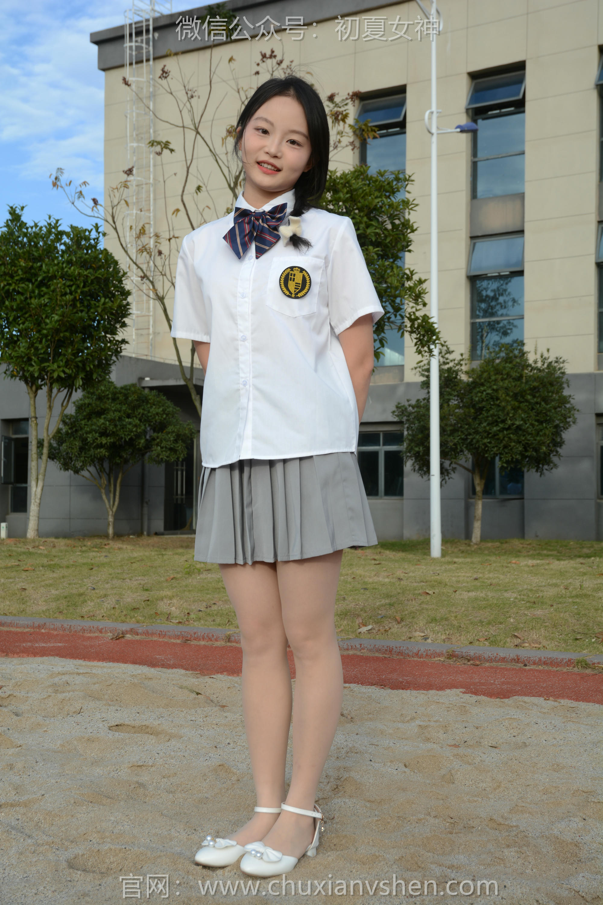 初夏女神 NO.107 双双 秋季玩沙[142P+1V／3.76GB]_第1集