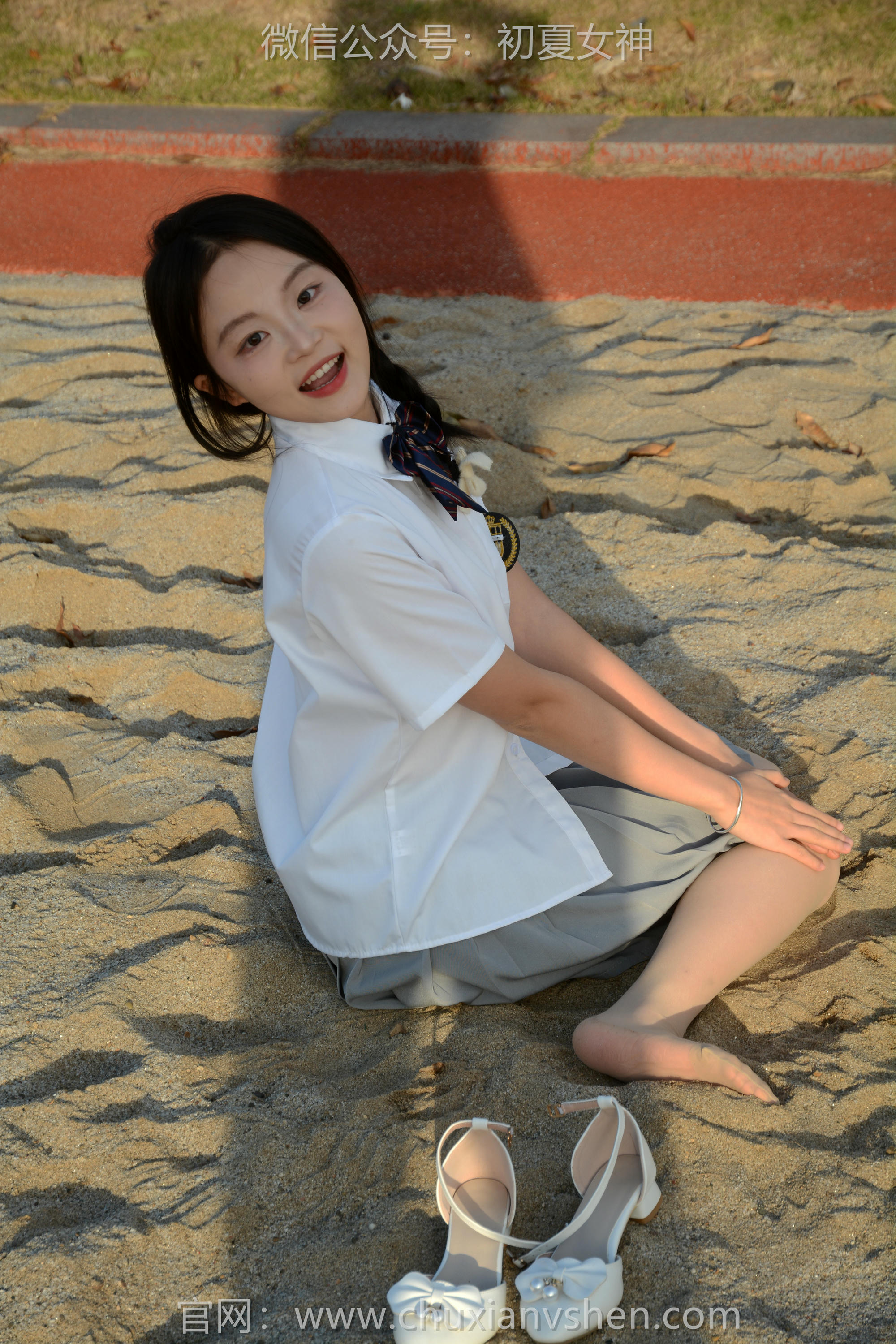 初夏女神 NO.107 双双 秋季玩沙[142P+1V／3.76GB]_第3集