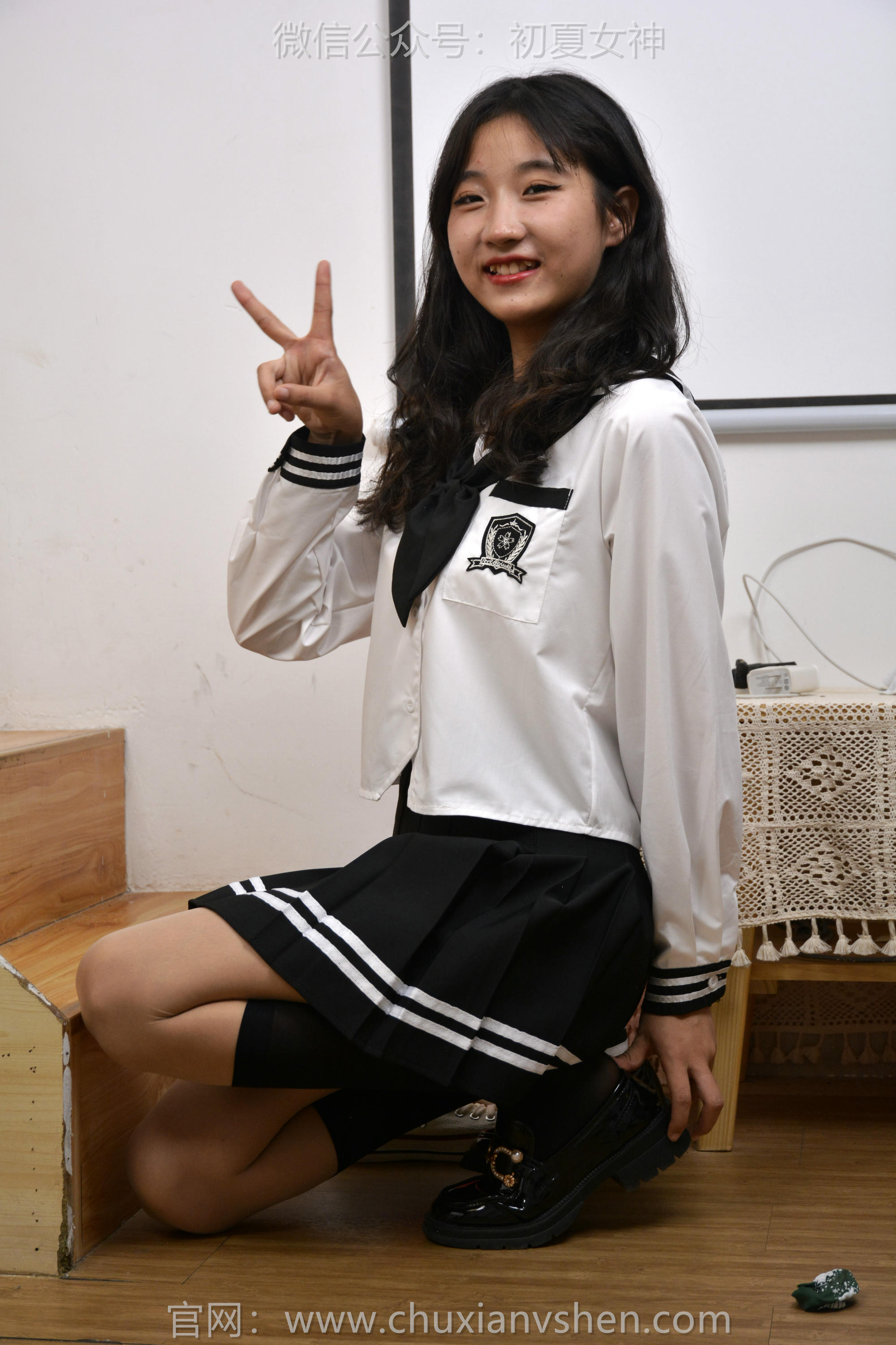 初夏女神 NO.112 点点 黑白海军服[140P+1V／3.56GB]_第7集