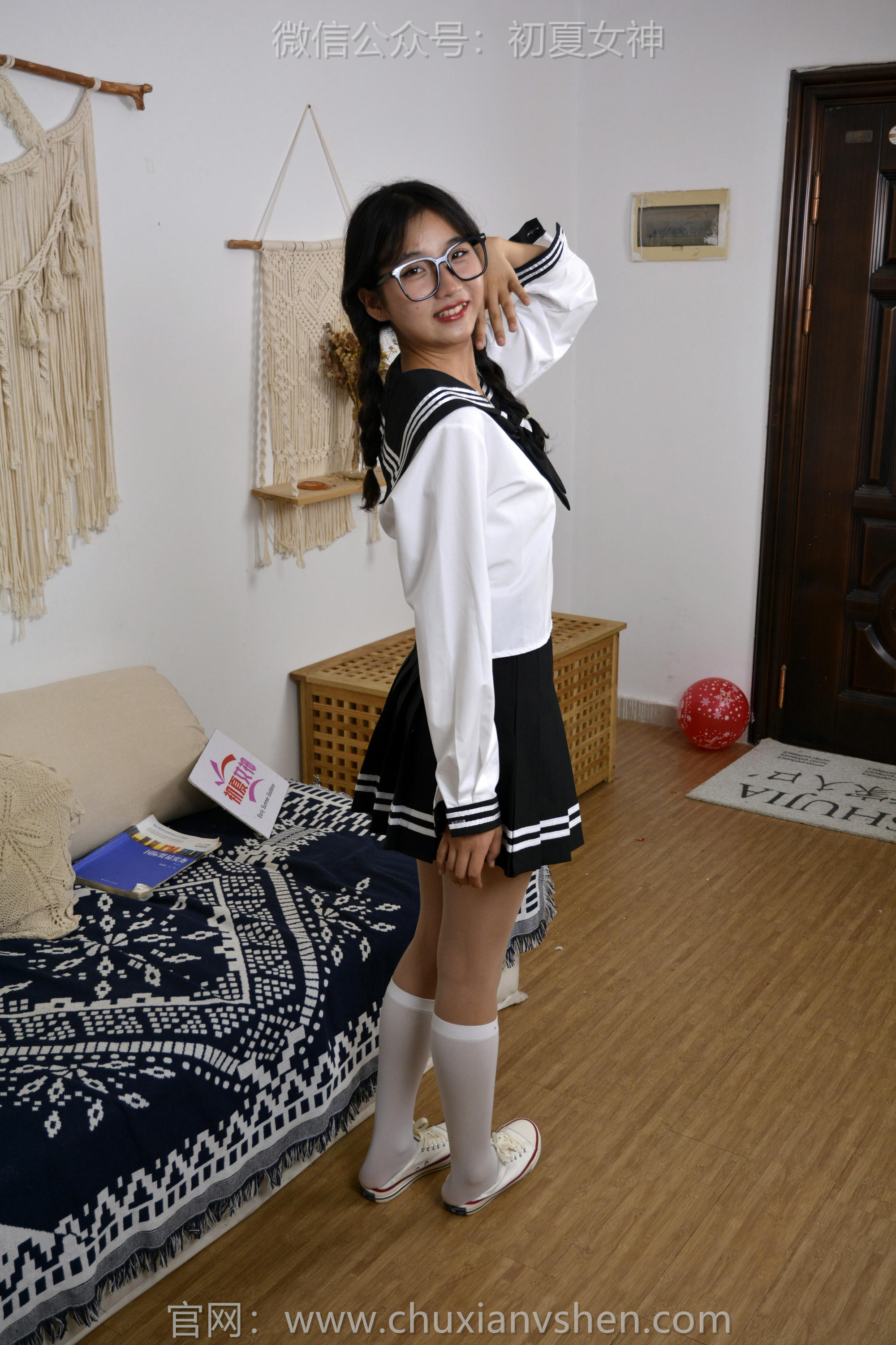 初夏女神 NO.112 点点 黑白海军服[140P+1V／3.56GB]_第4集