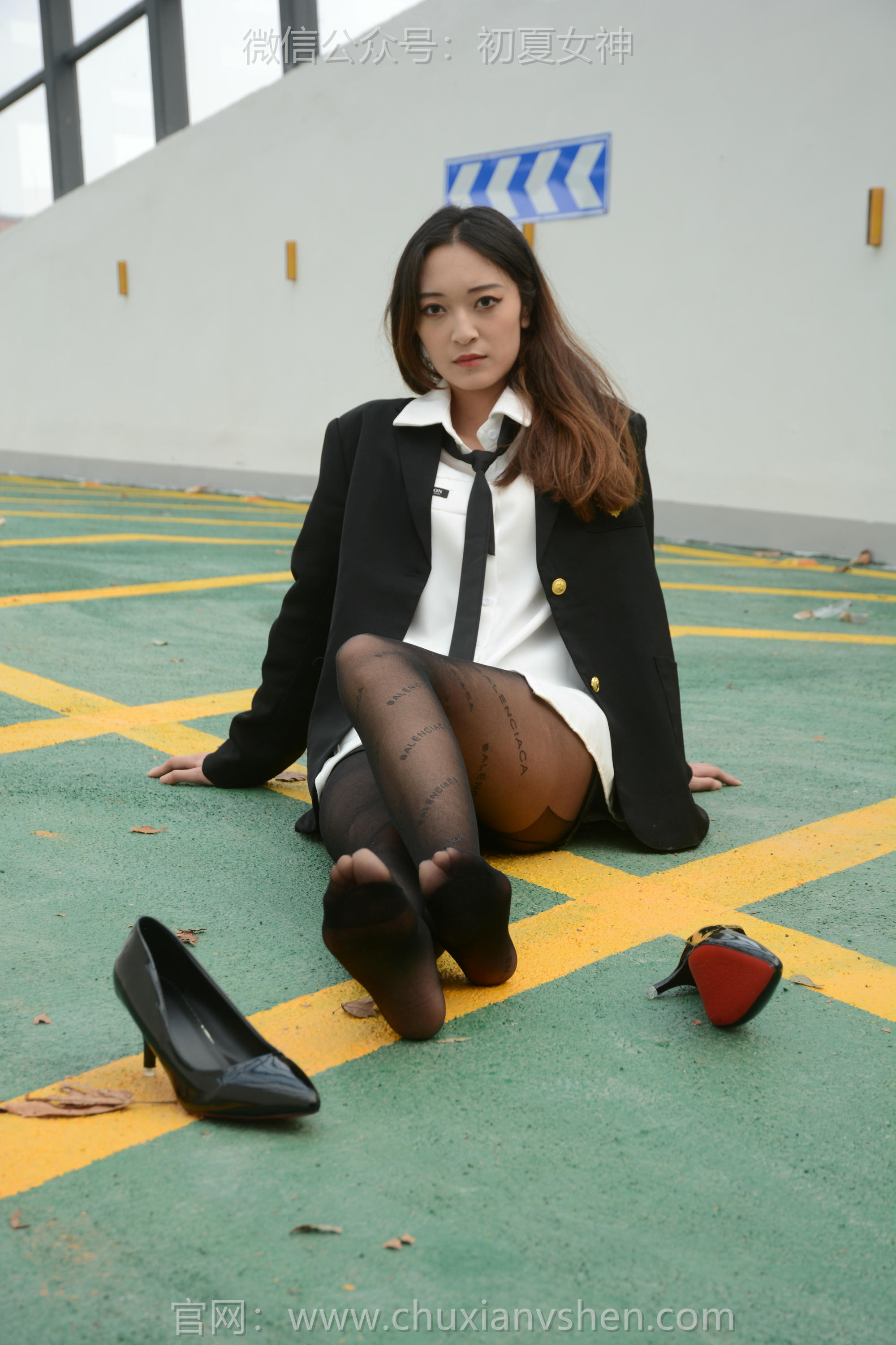 初夏女神 NO.115 依依 学校车库[140P+1V／2.89GB]_第4集