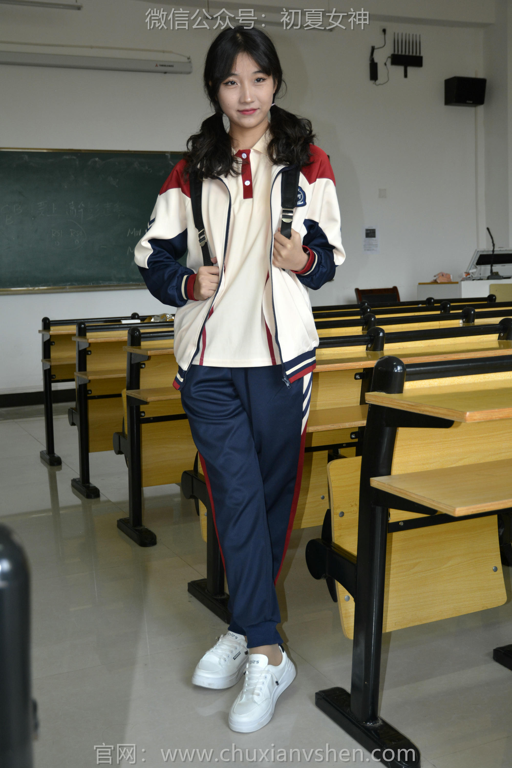 初夏女神 NO.116 点点 英伦风校服[140P+1V／3.50GB]_第1集